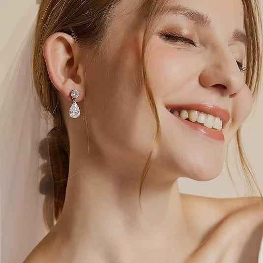 Aurora Droplet – Moissanite Teardrop Earrings