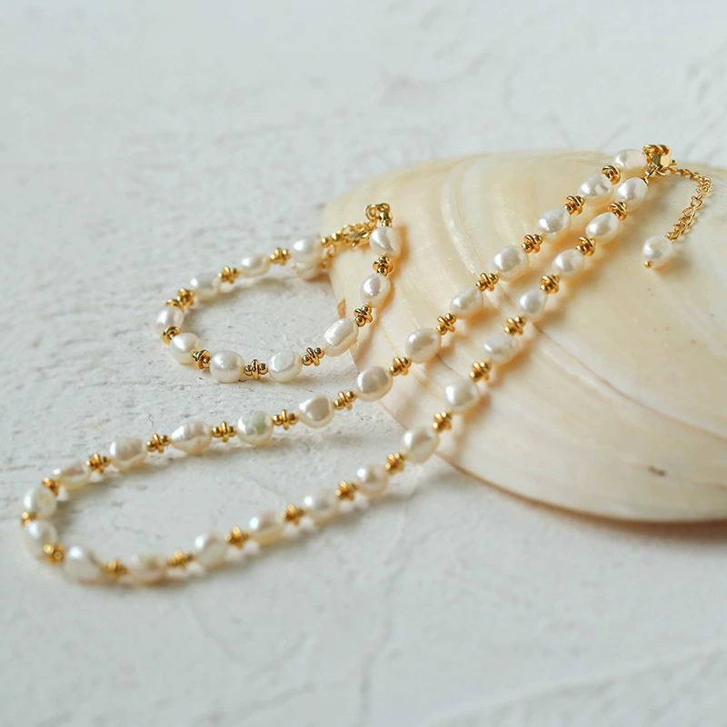 Lyra – Golden Pearl Harmony Necklace