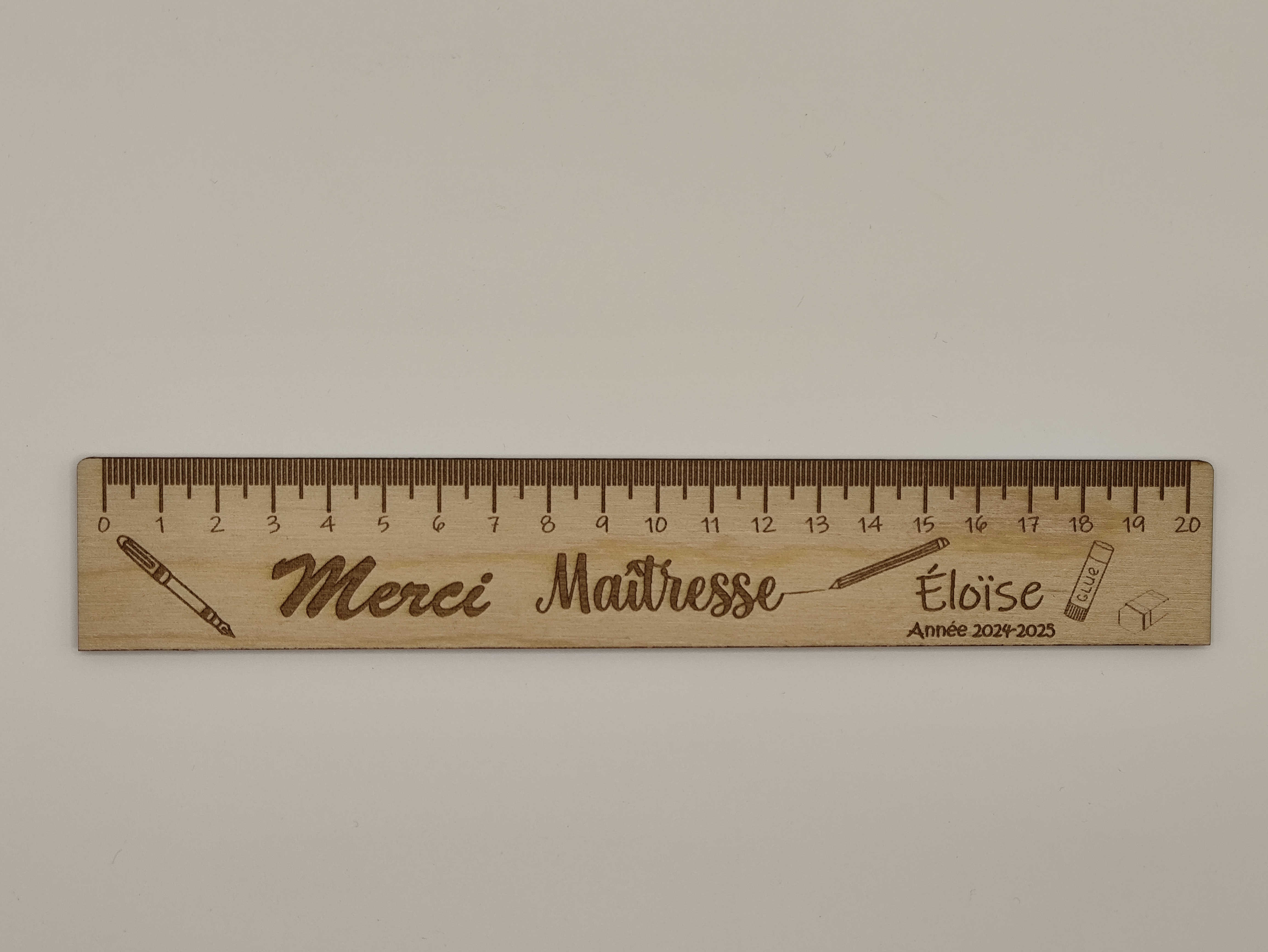 Règle en bois personnalisée