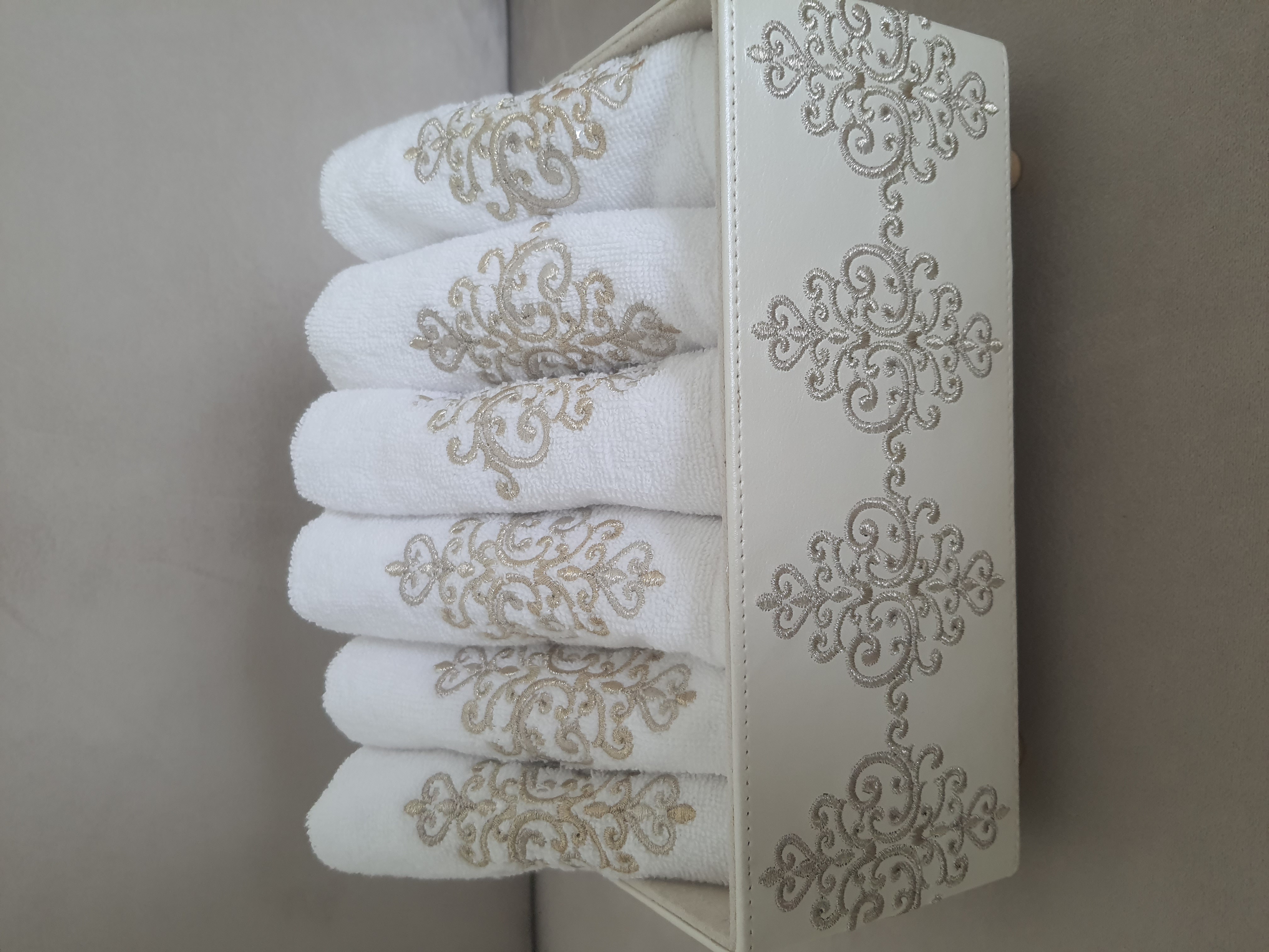 Pack boîte avec serviettes 