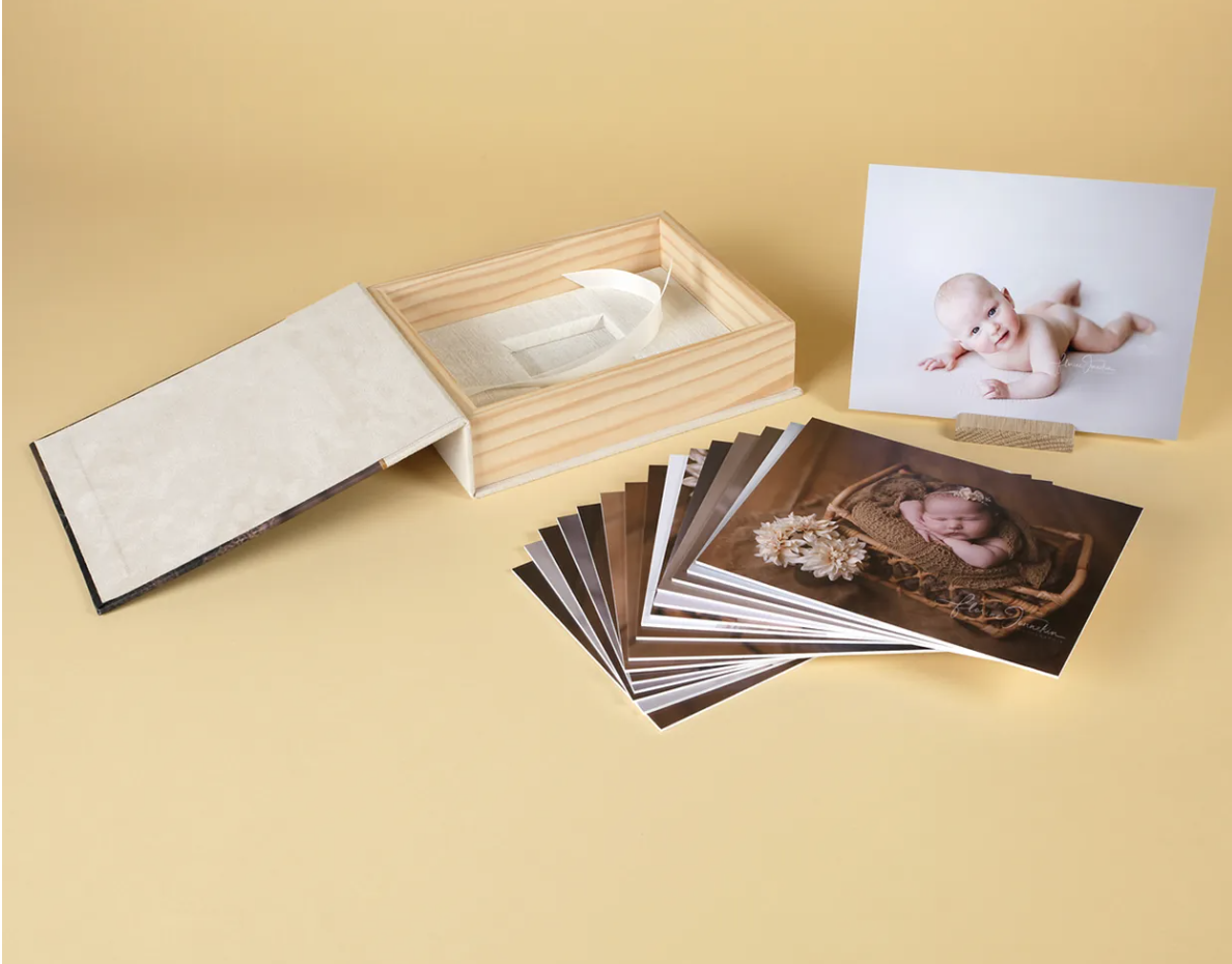Caja Alcalá con fotos sobre cartulina rígida