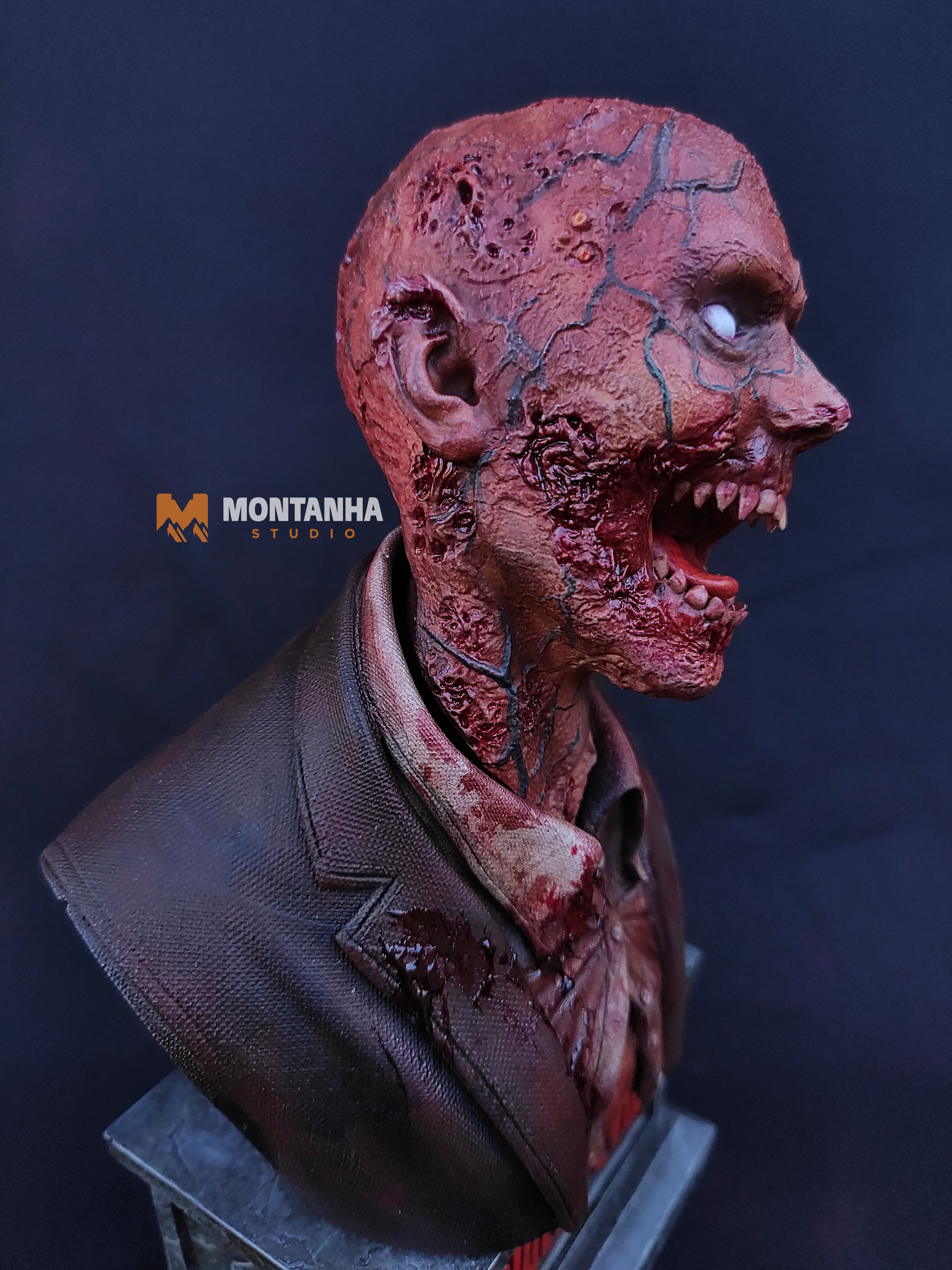Crimson Head Zombie Bust Figure [PRE-ORDER]