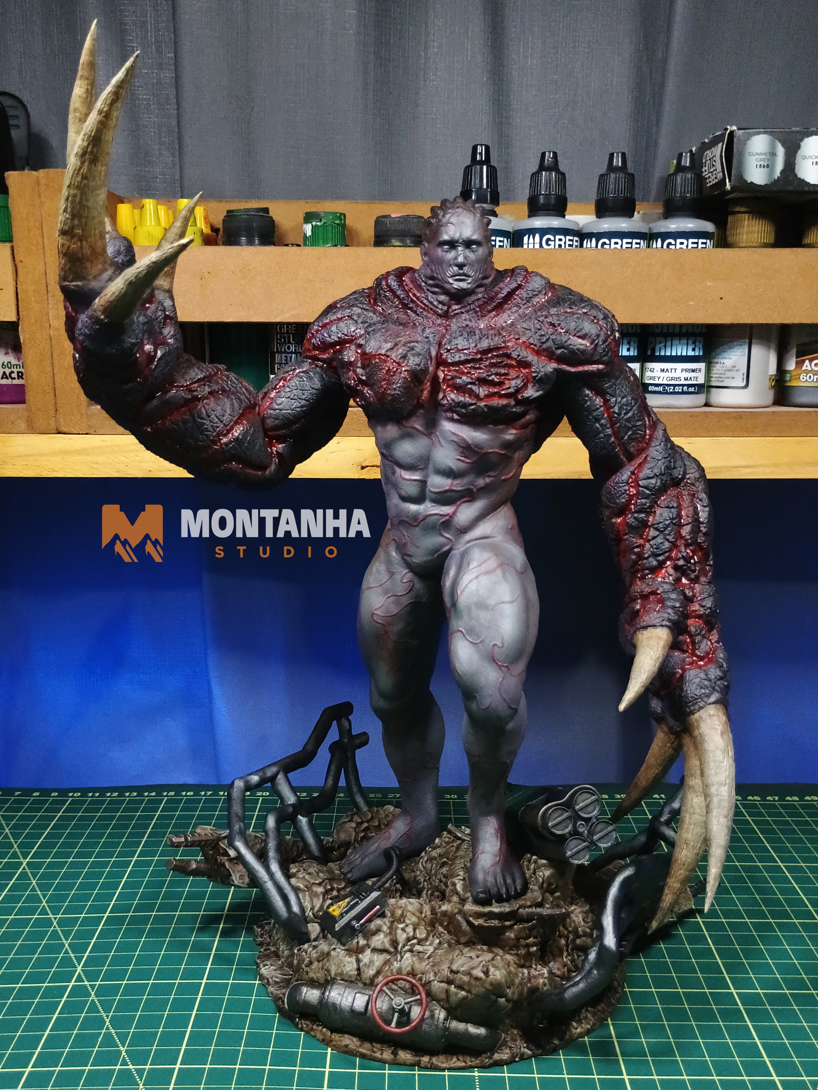 Super Tyrant - MR. X - 1/6 SCALE