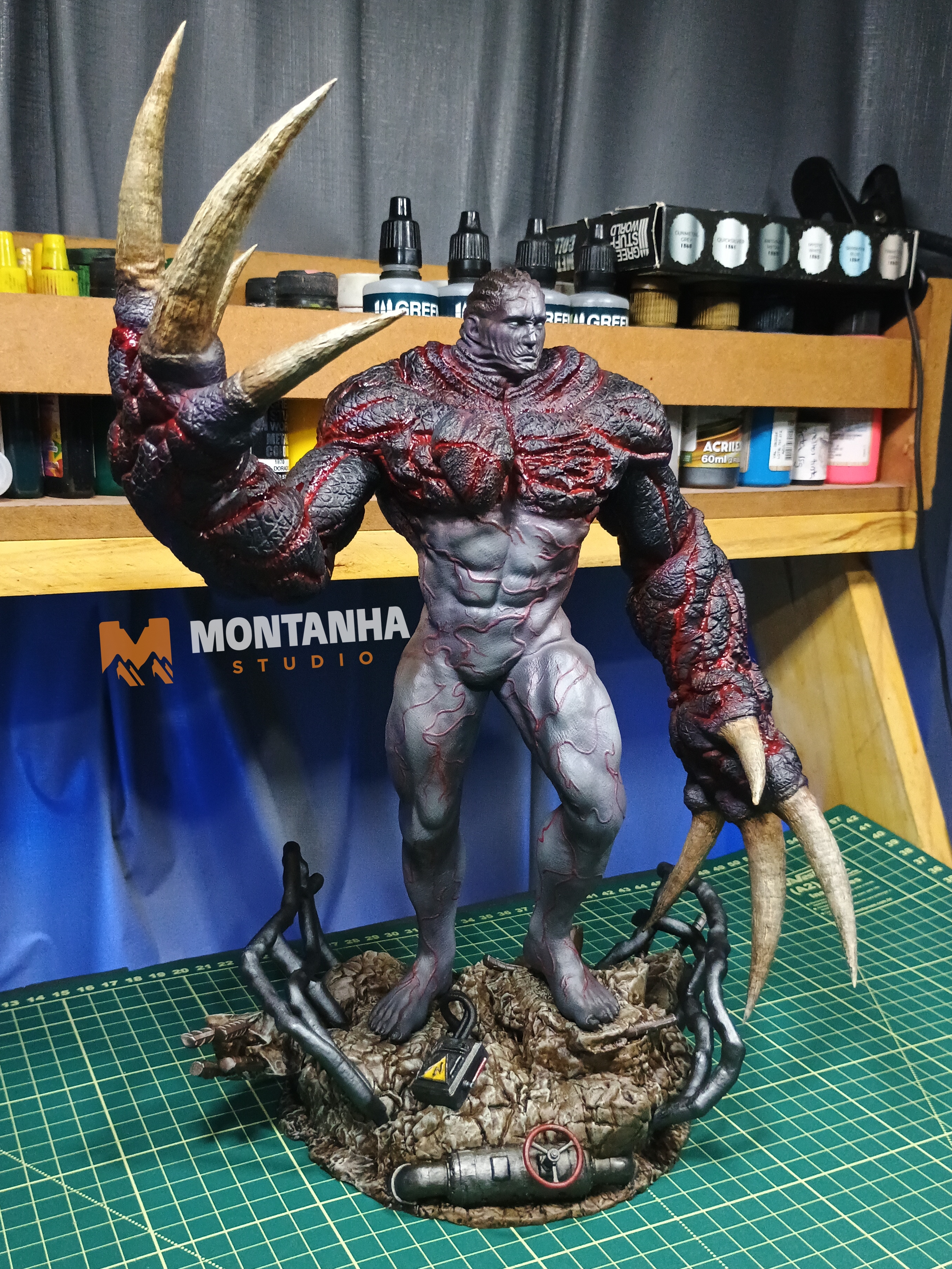 Super Tyrant - MR. X  - 1/6 SCALE