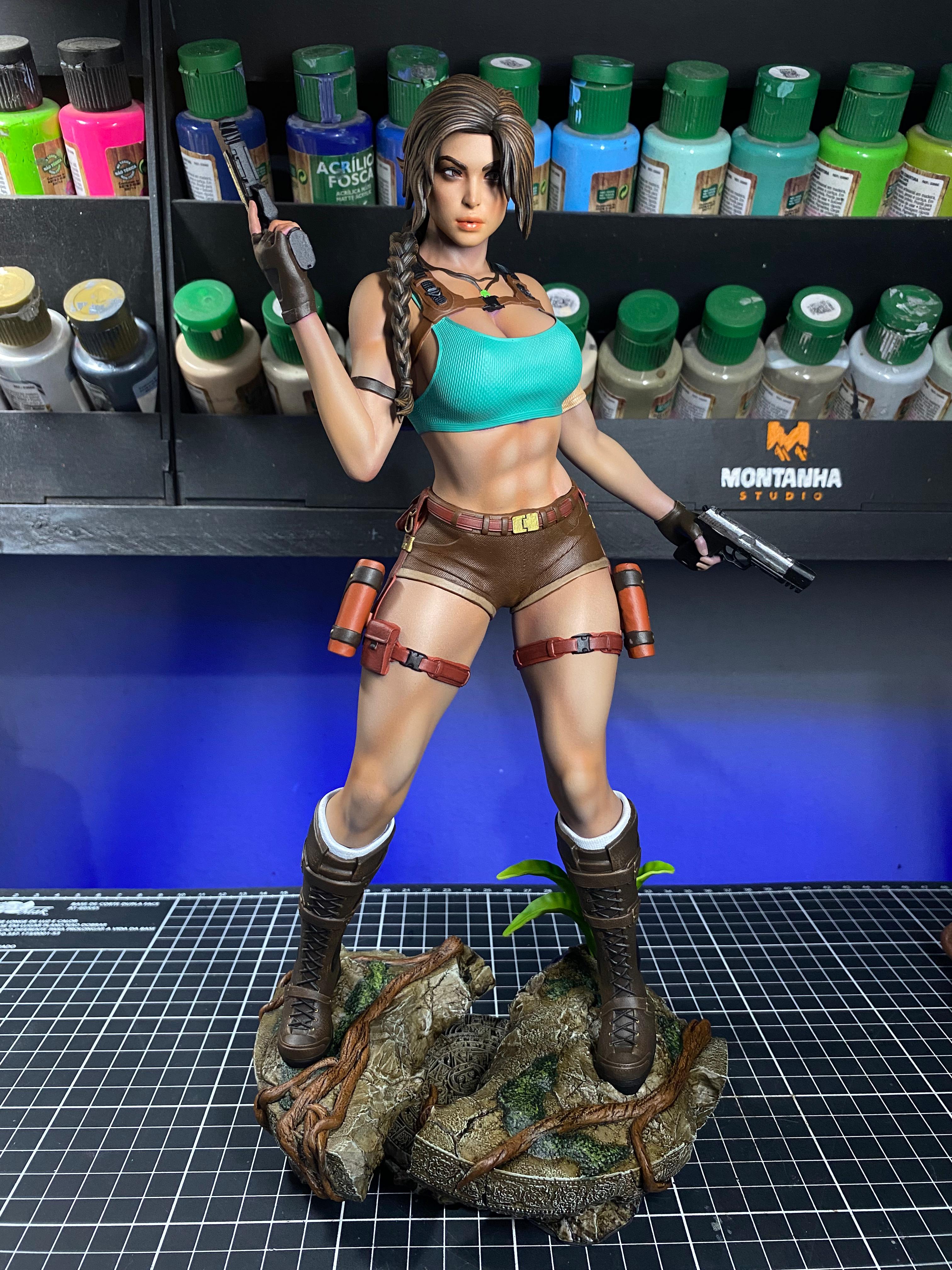 Lara Croft Tomb Raider Fanart Statue