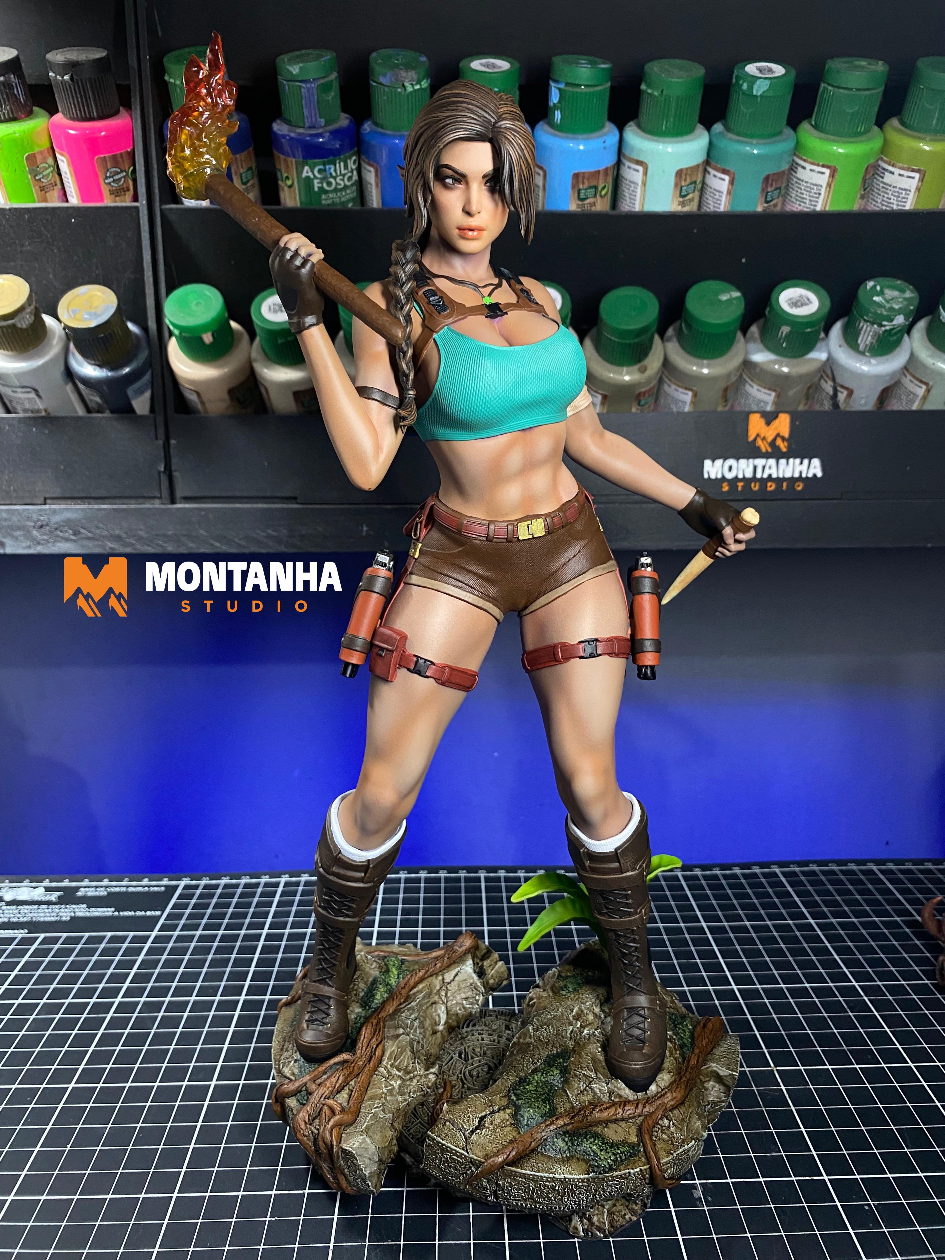 Lara Croft Tomb Raider Fanart Statue