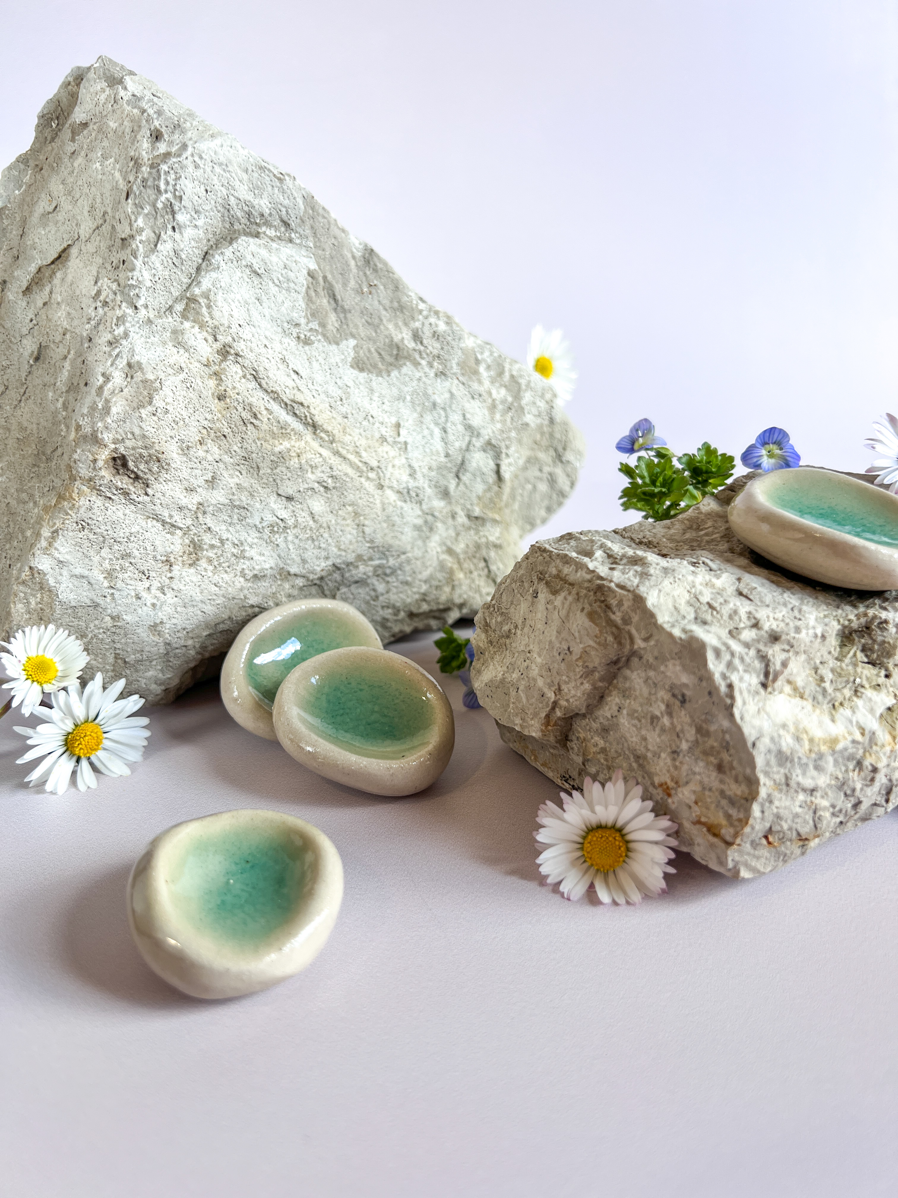 Worry stone "Mountains lake"
