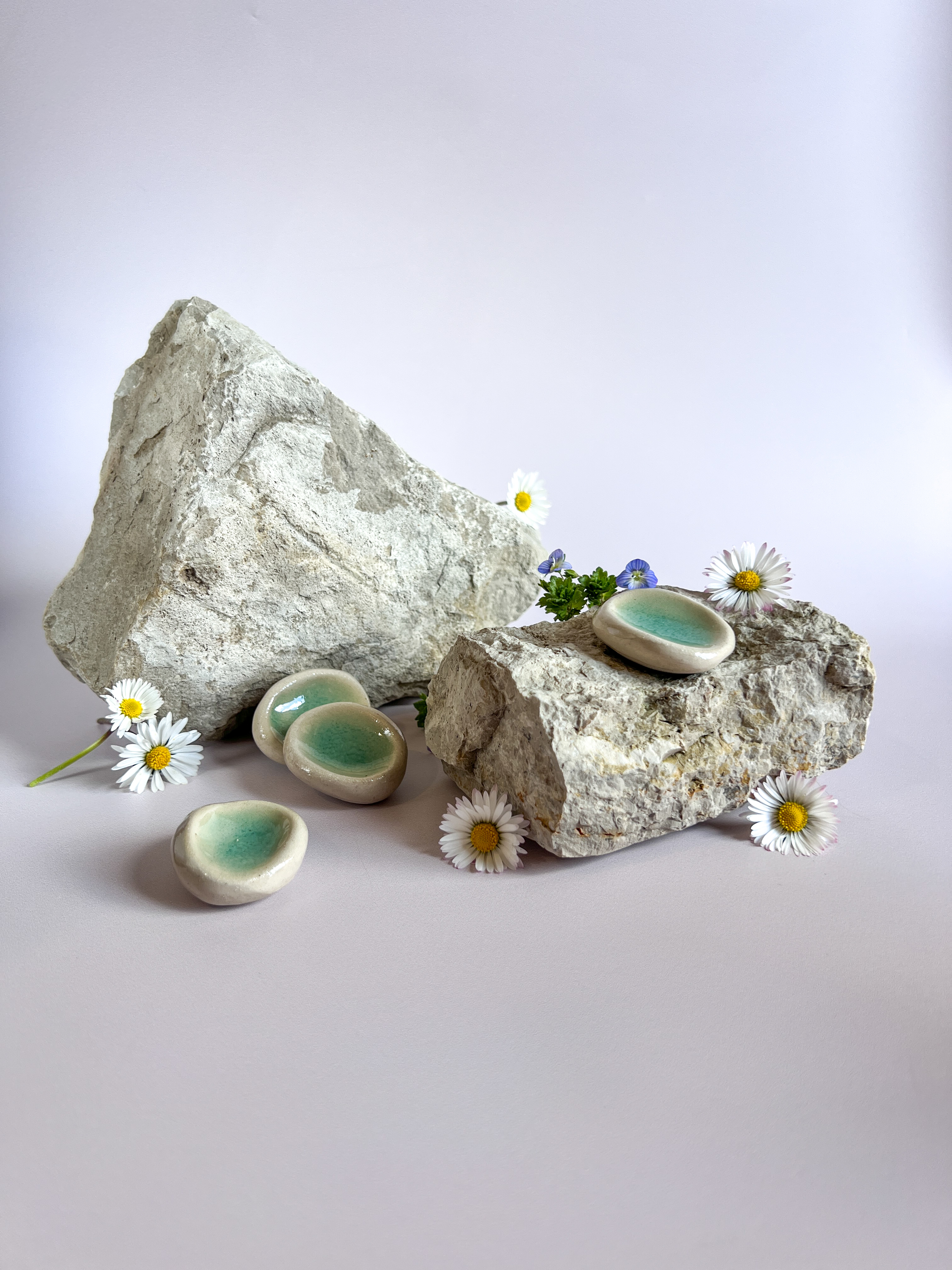 Worry stone "Mountains lake"