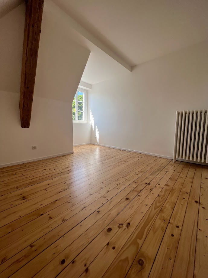 Ponçage de Parquet : Rénovation Essentielle pour des Sols bois Parfaits à Strasbourg
