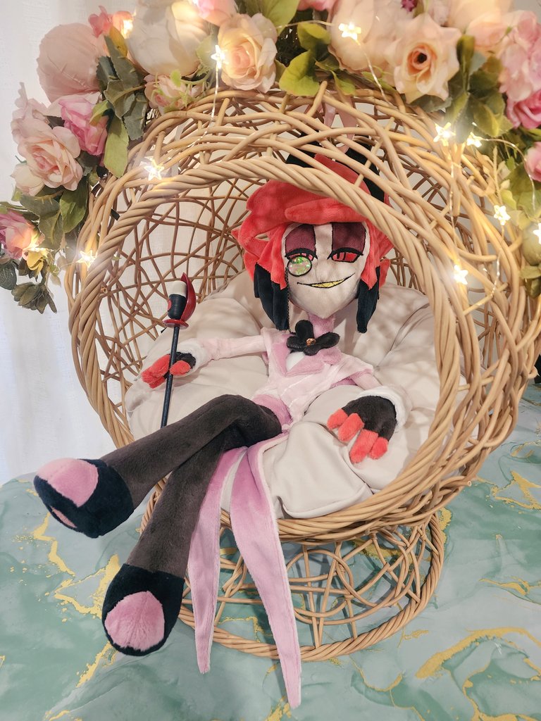Alastor Pink Outfit (season 2)