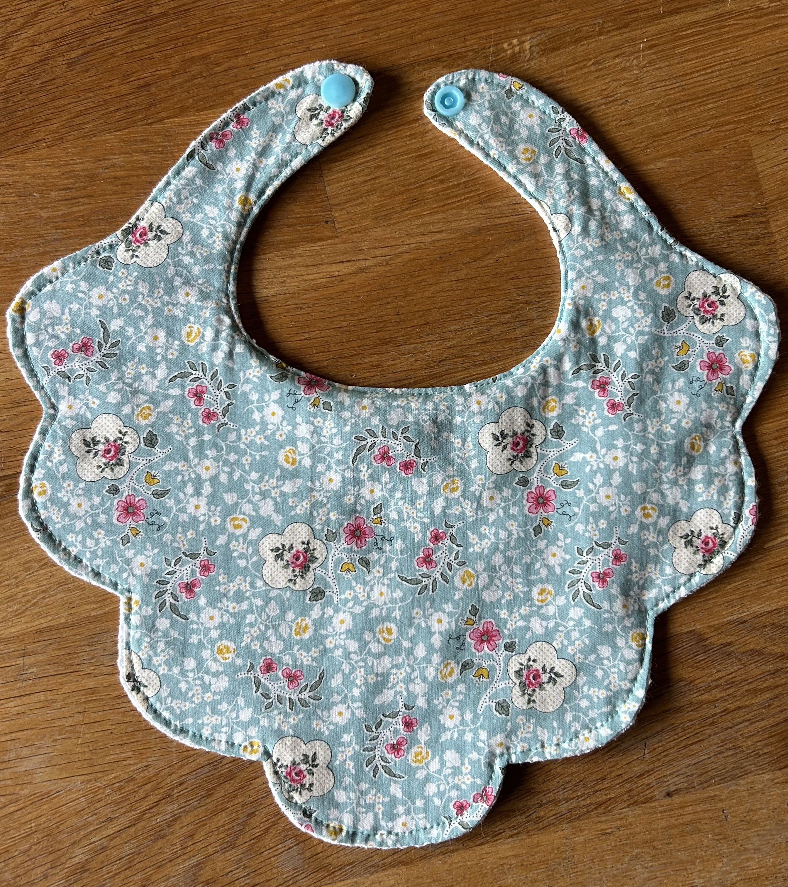 Bavoir fleur