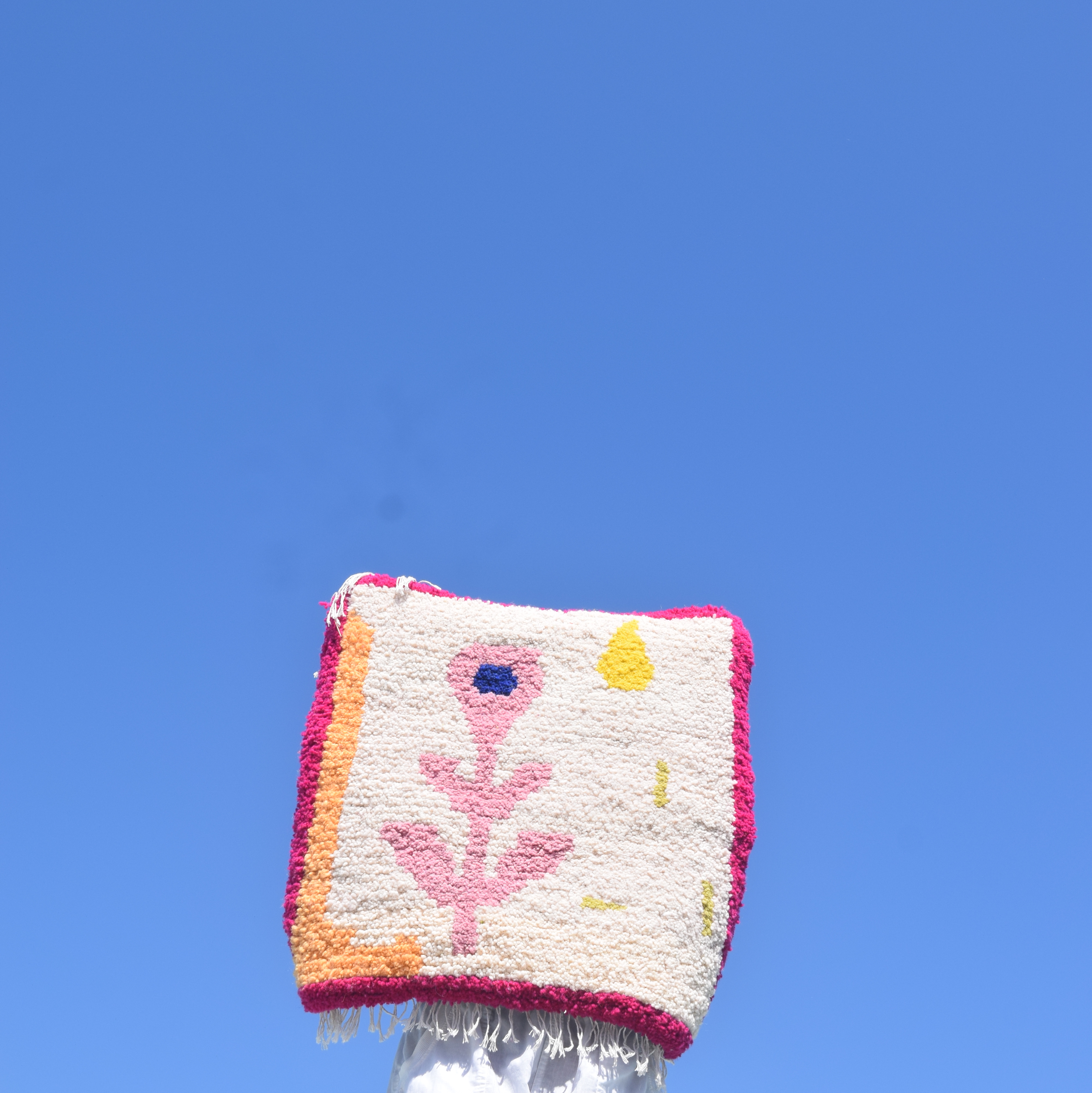 BLOOM (66 cm X 68cm)