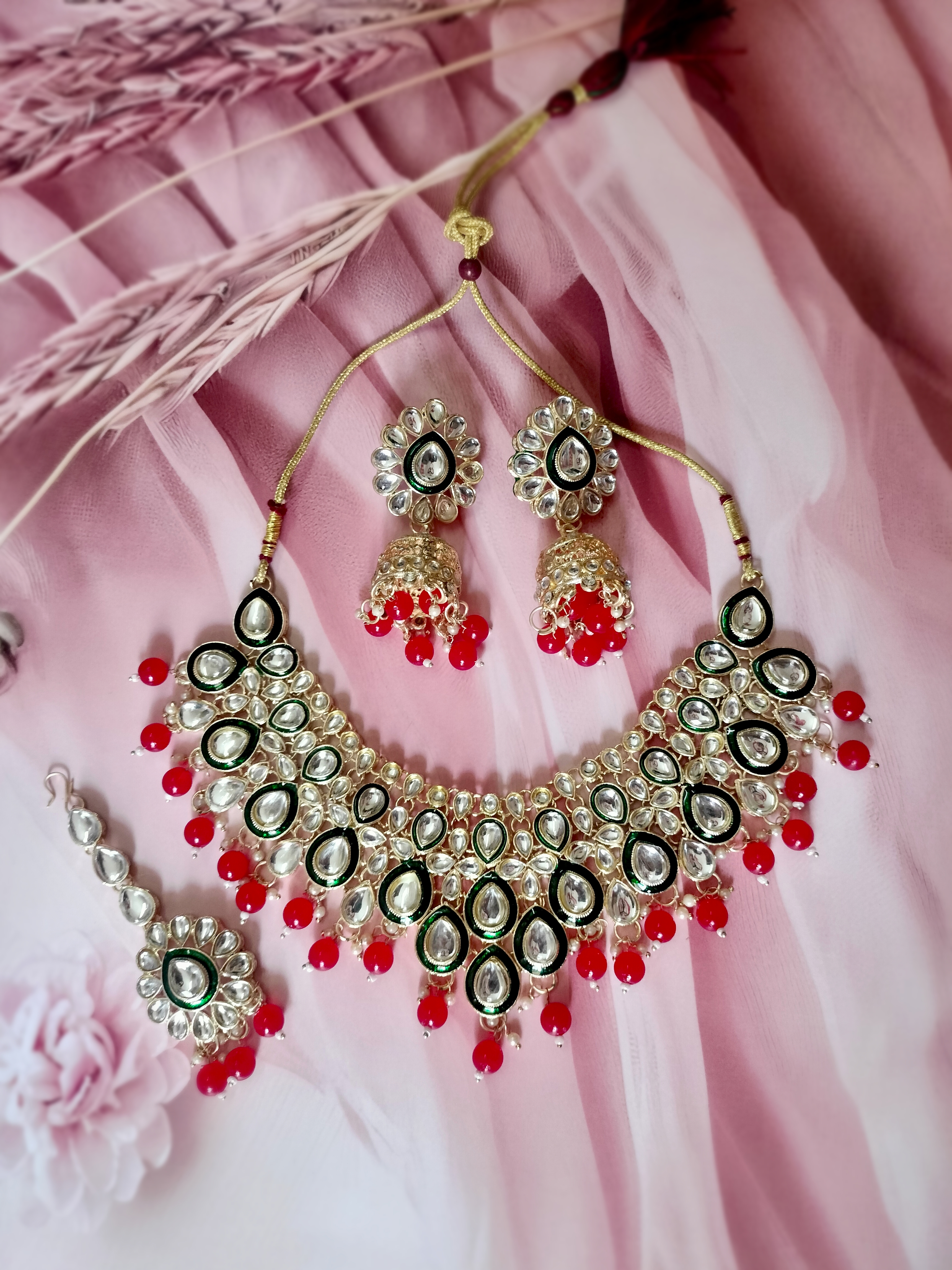Traditional Kundan Jewelry Set