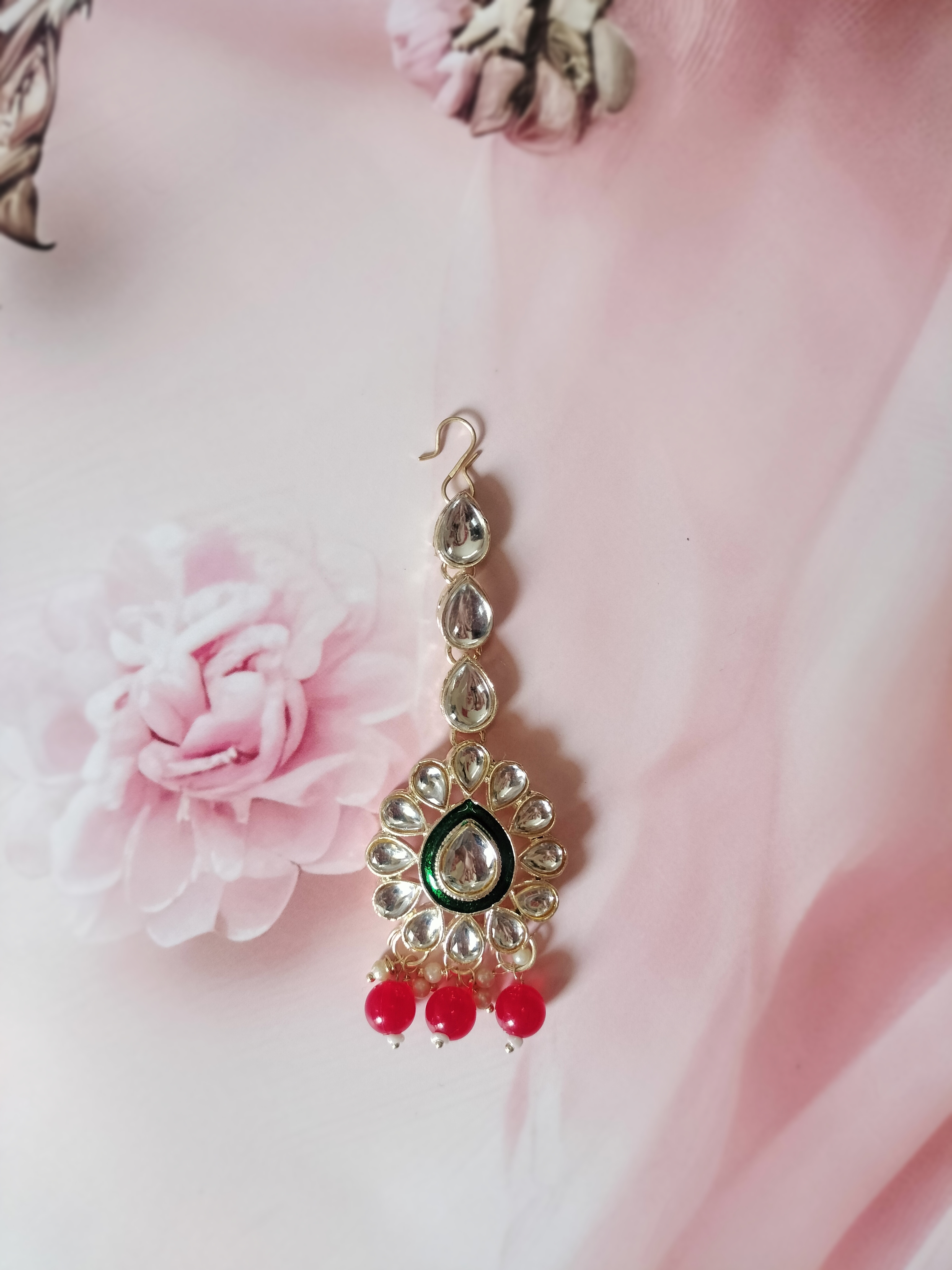 Traditional Kundan Jewelry Set