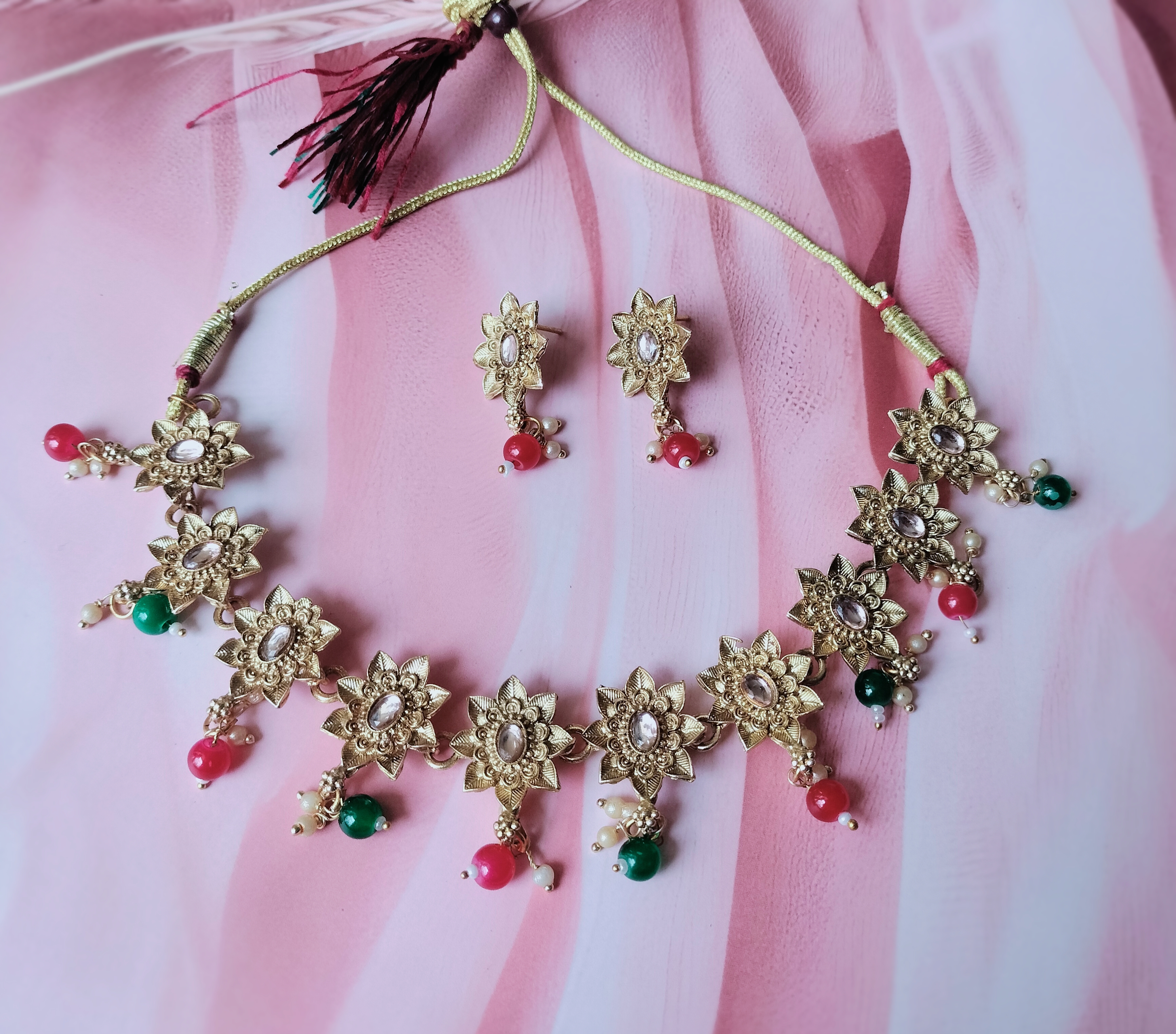 Floral Design Necklace Set