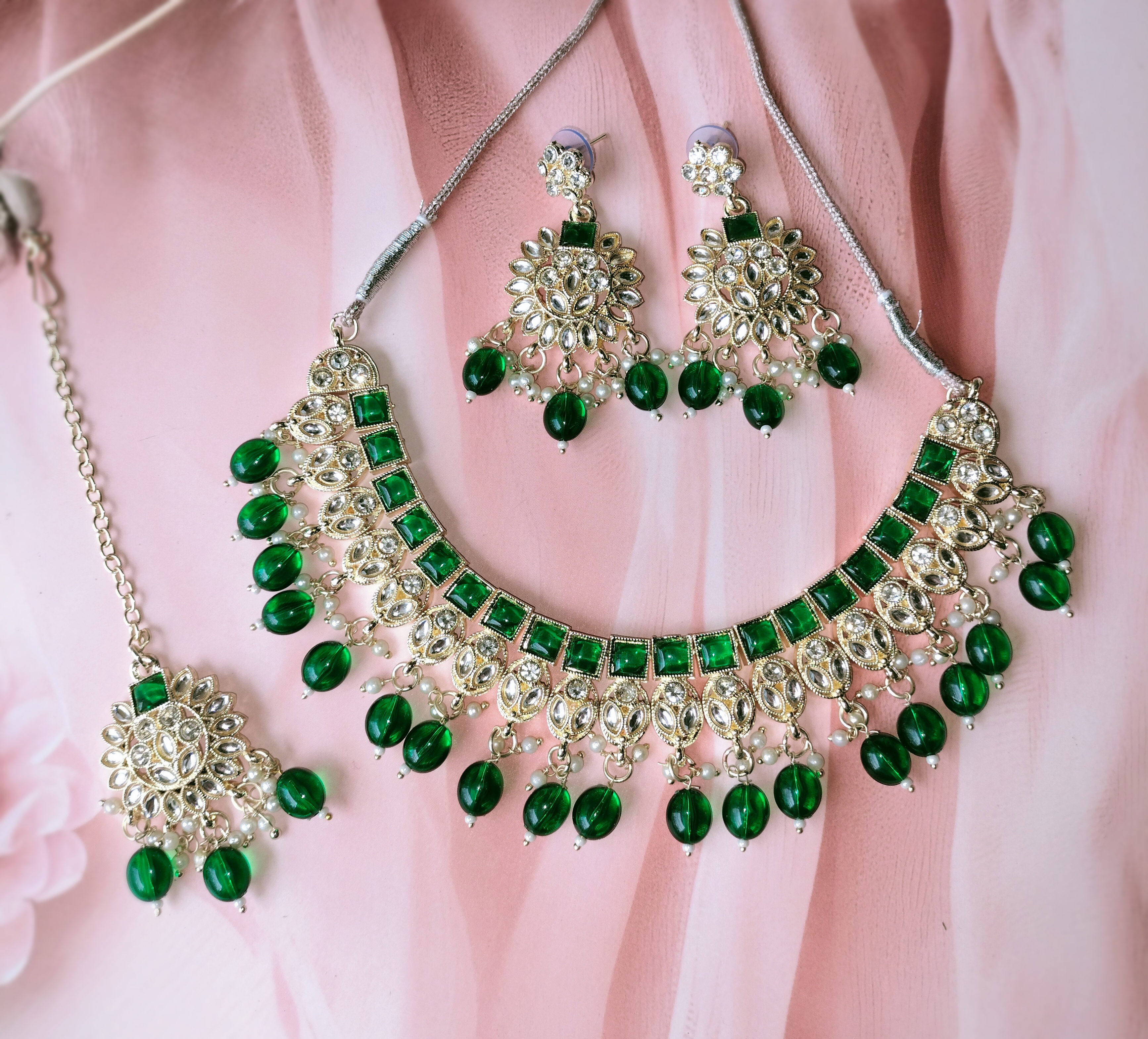 Kundan Jewelry Set