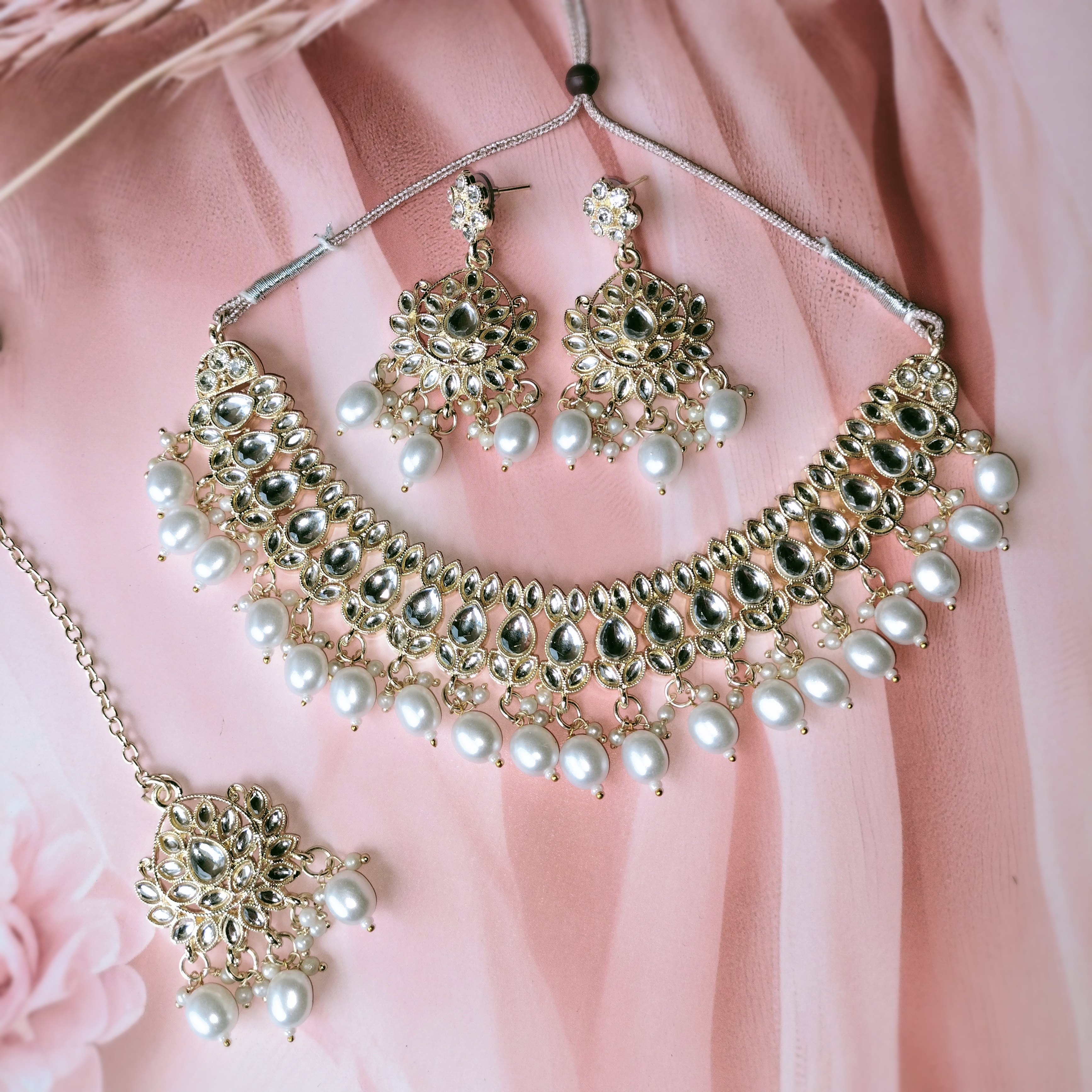 Elegant Pearl and Kundan Jewelry Set