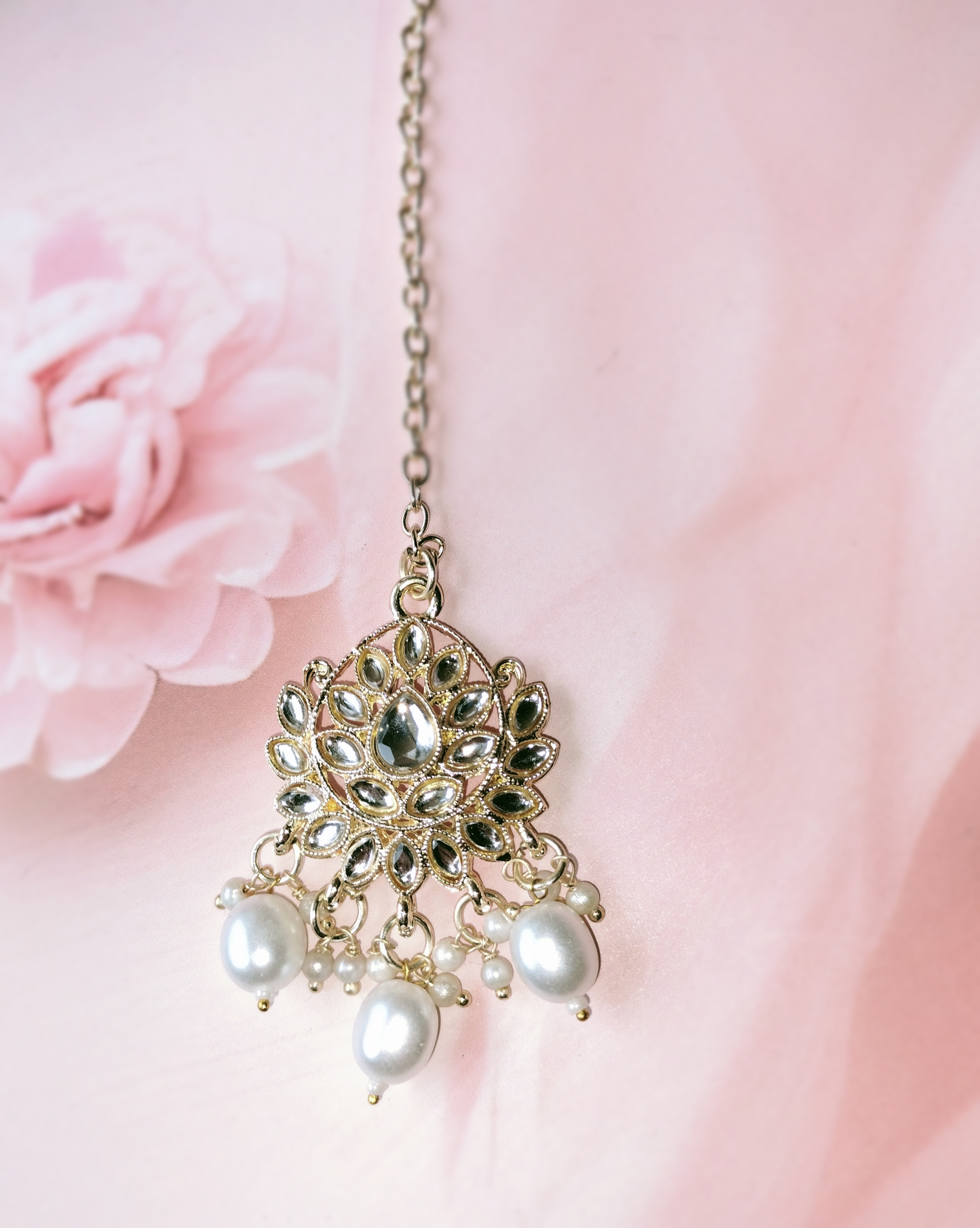 Elegant Pearl and Kundan Jewelry Set