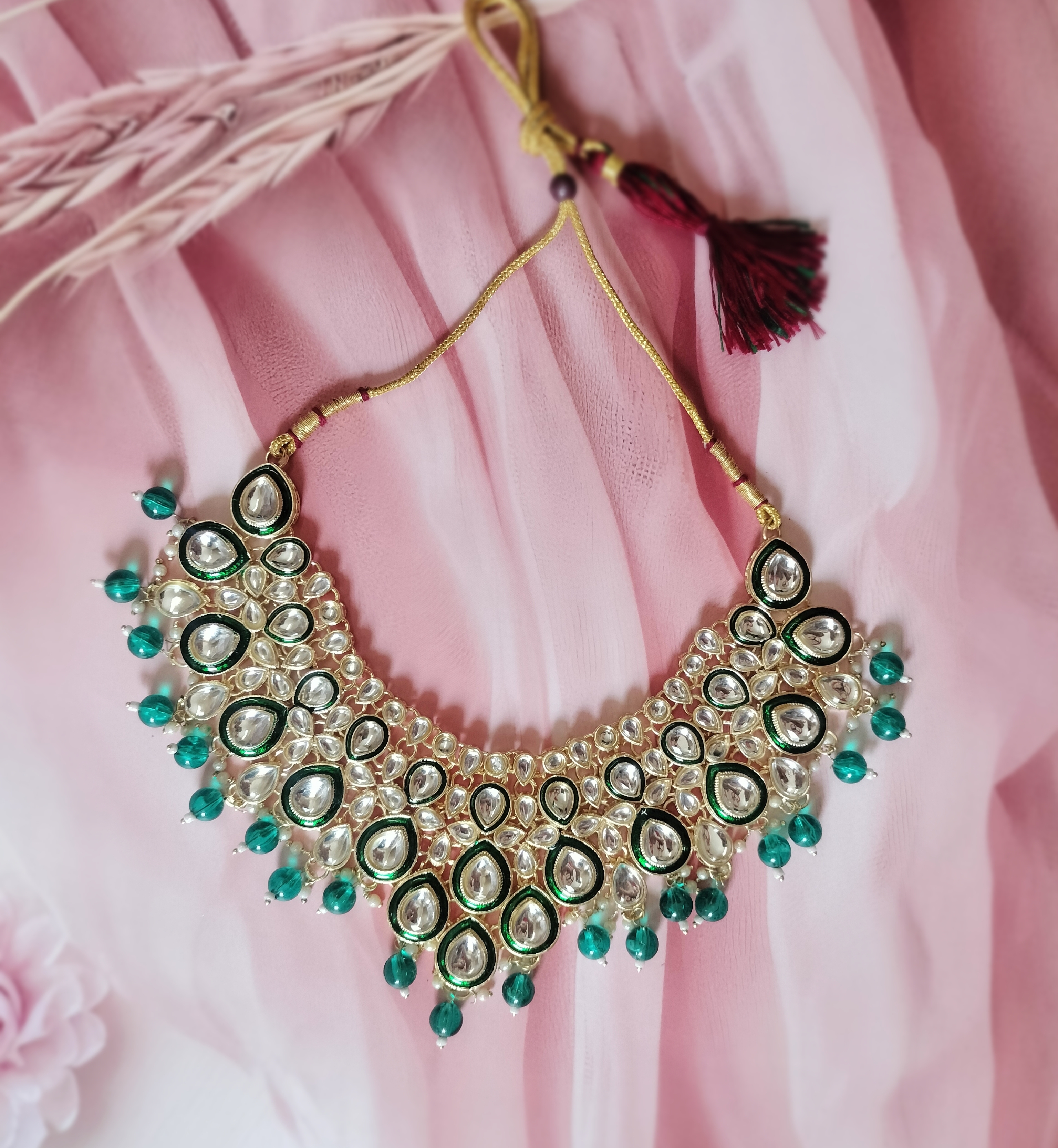 Traditional Kundan Jewelry Set