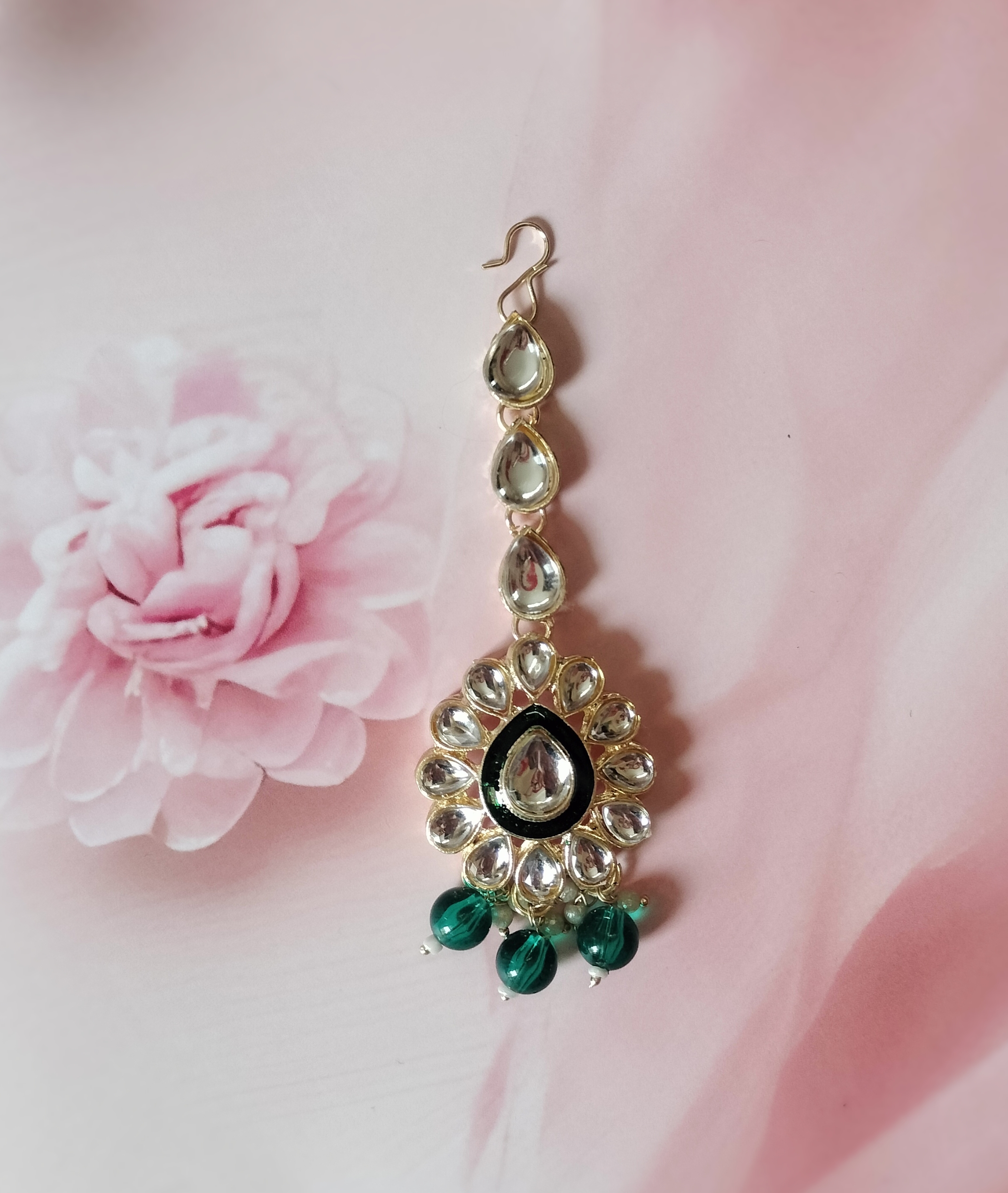 Traditional Kundan Jewelry Set