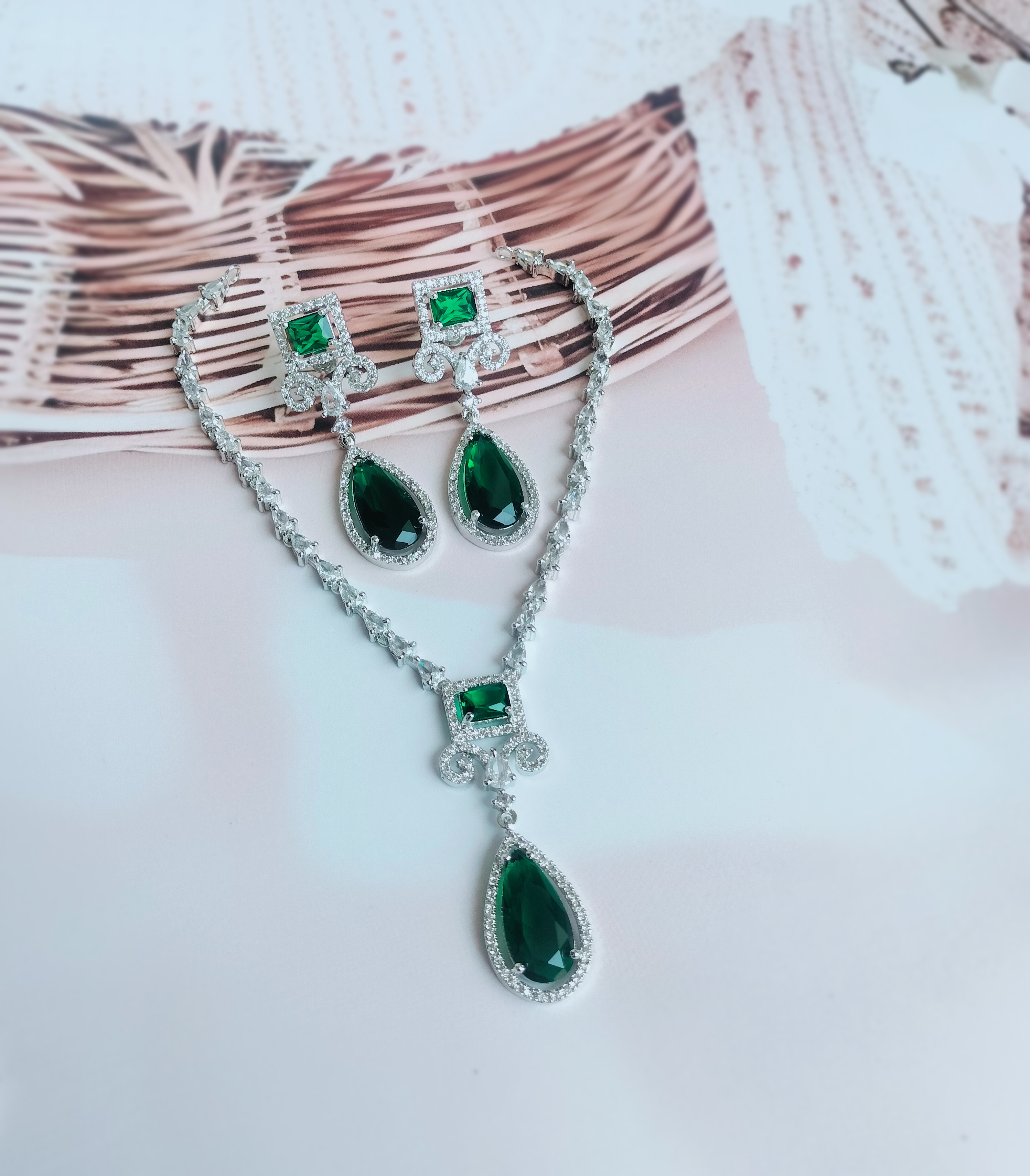 Emerald AD Jewelry Set