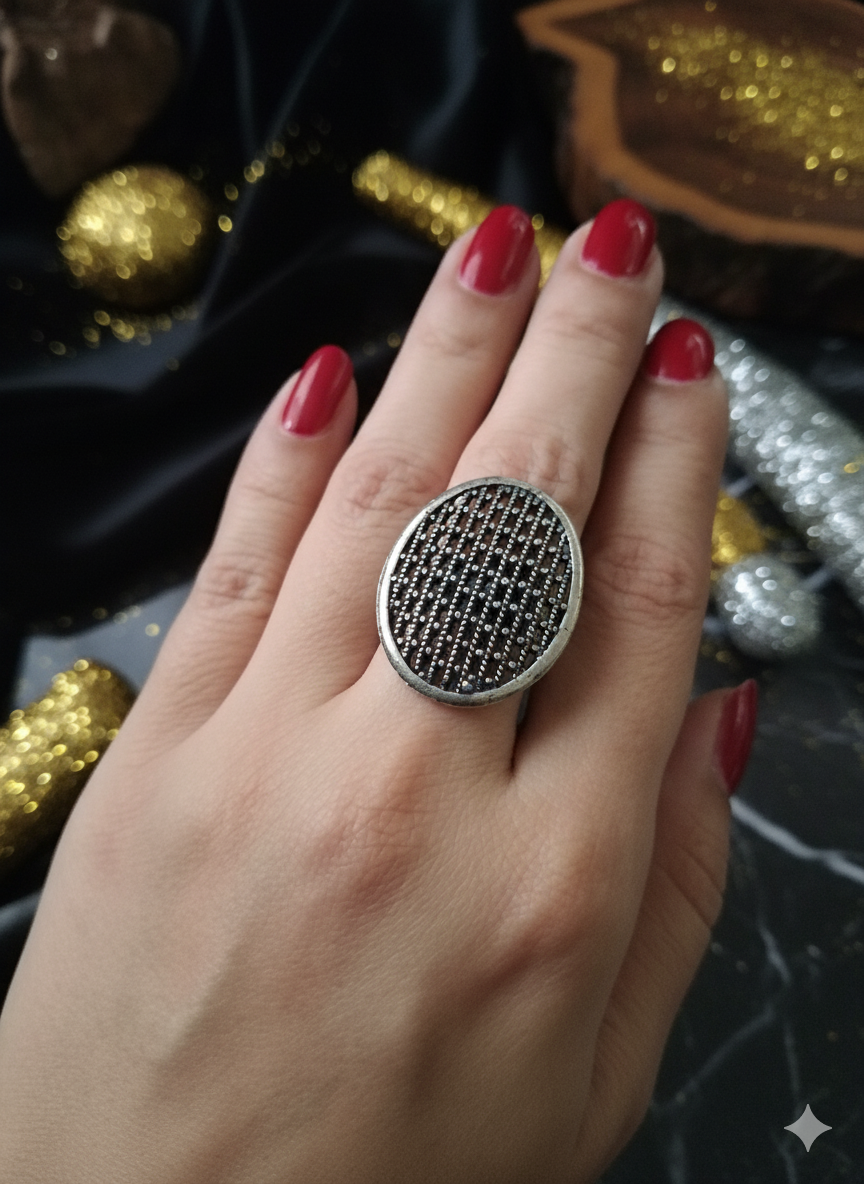 Statement Oval Black Ring