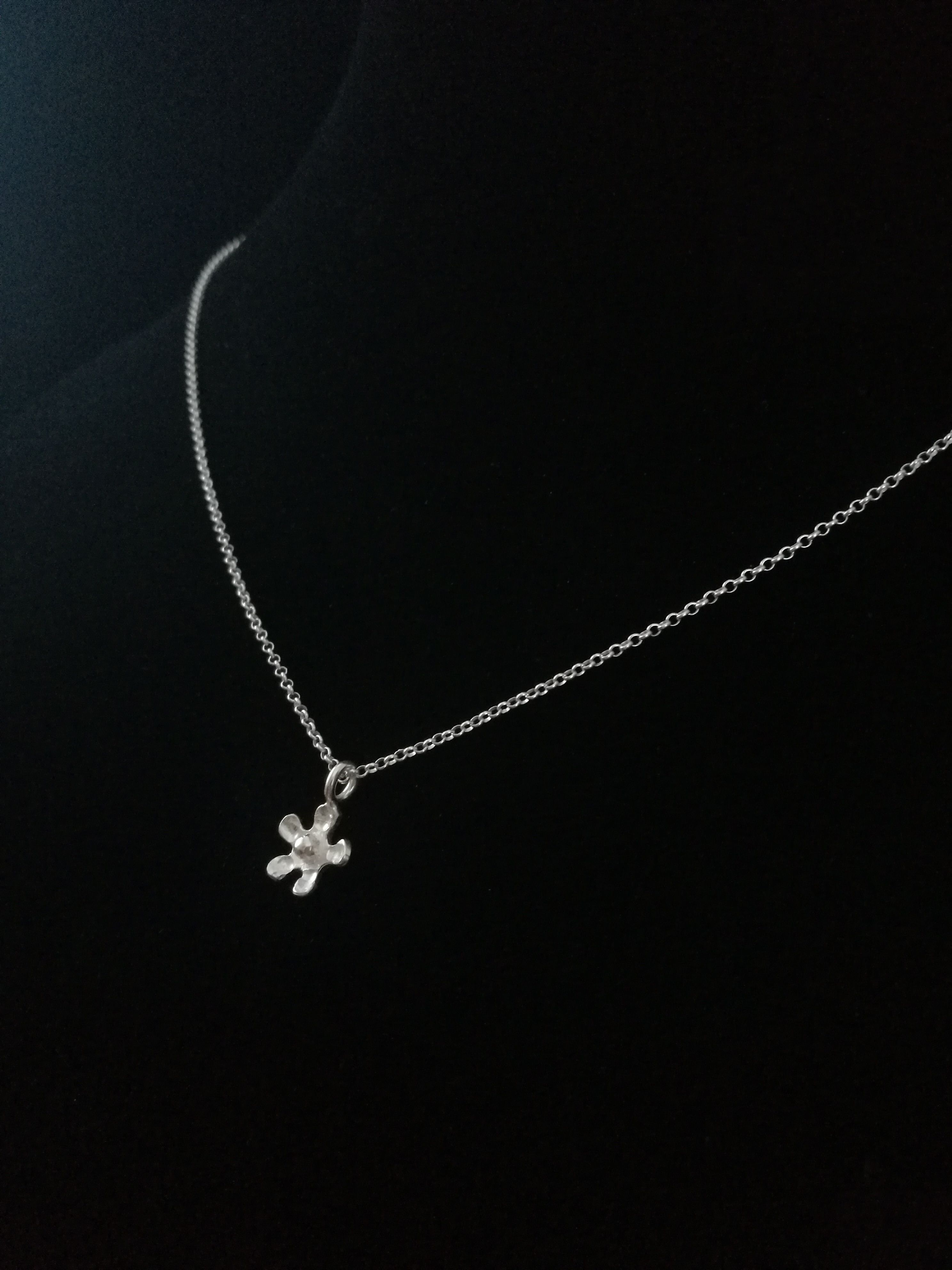 Kaklo papuošalas "Ramunė"