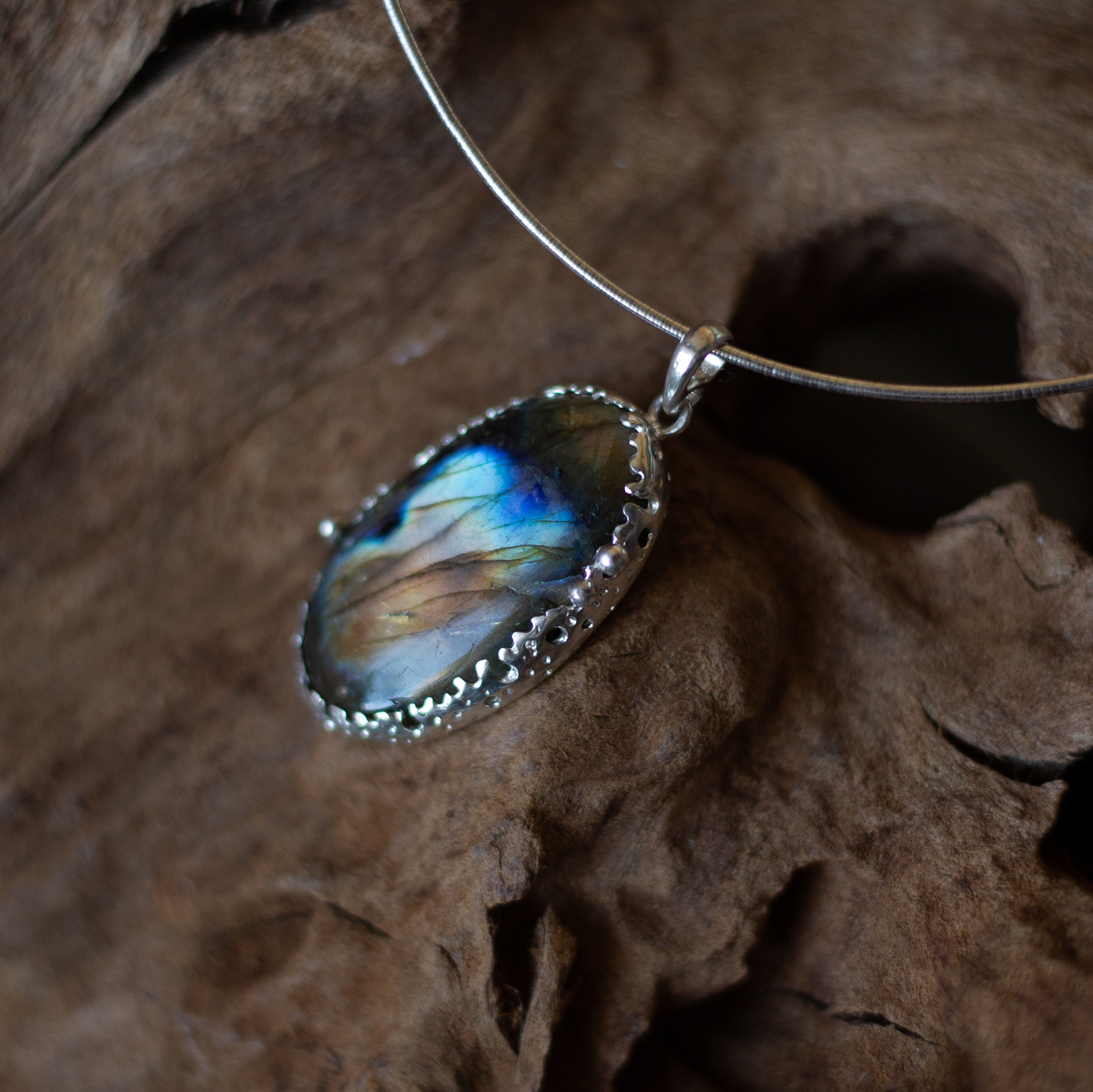 Kaklo papuošalas "Šiaurės pašvaistė"