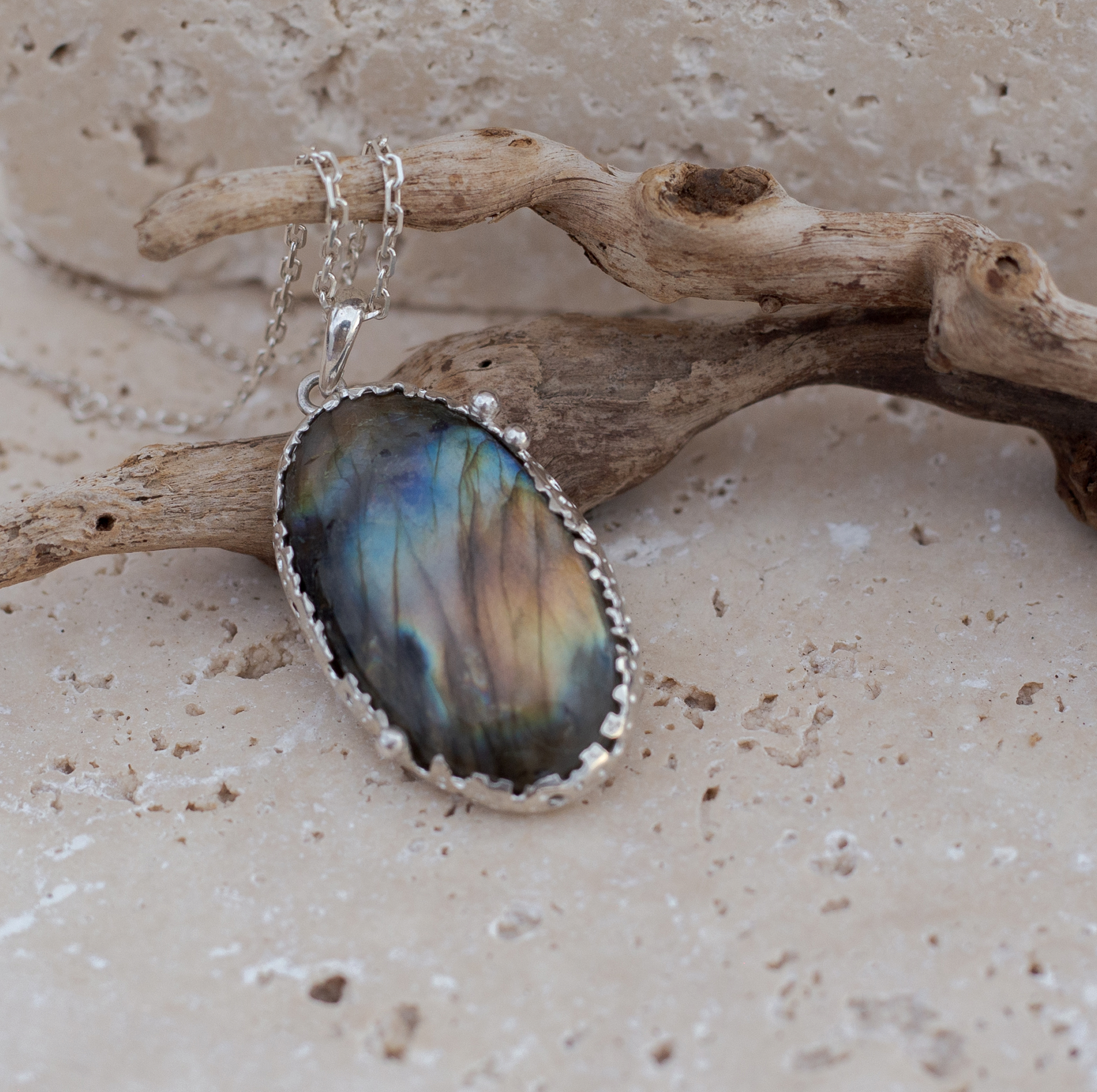 Kaklo papuošalas "Šiaurės pašvaistė"