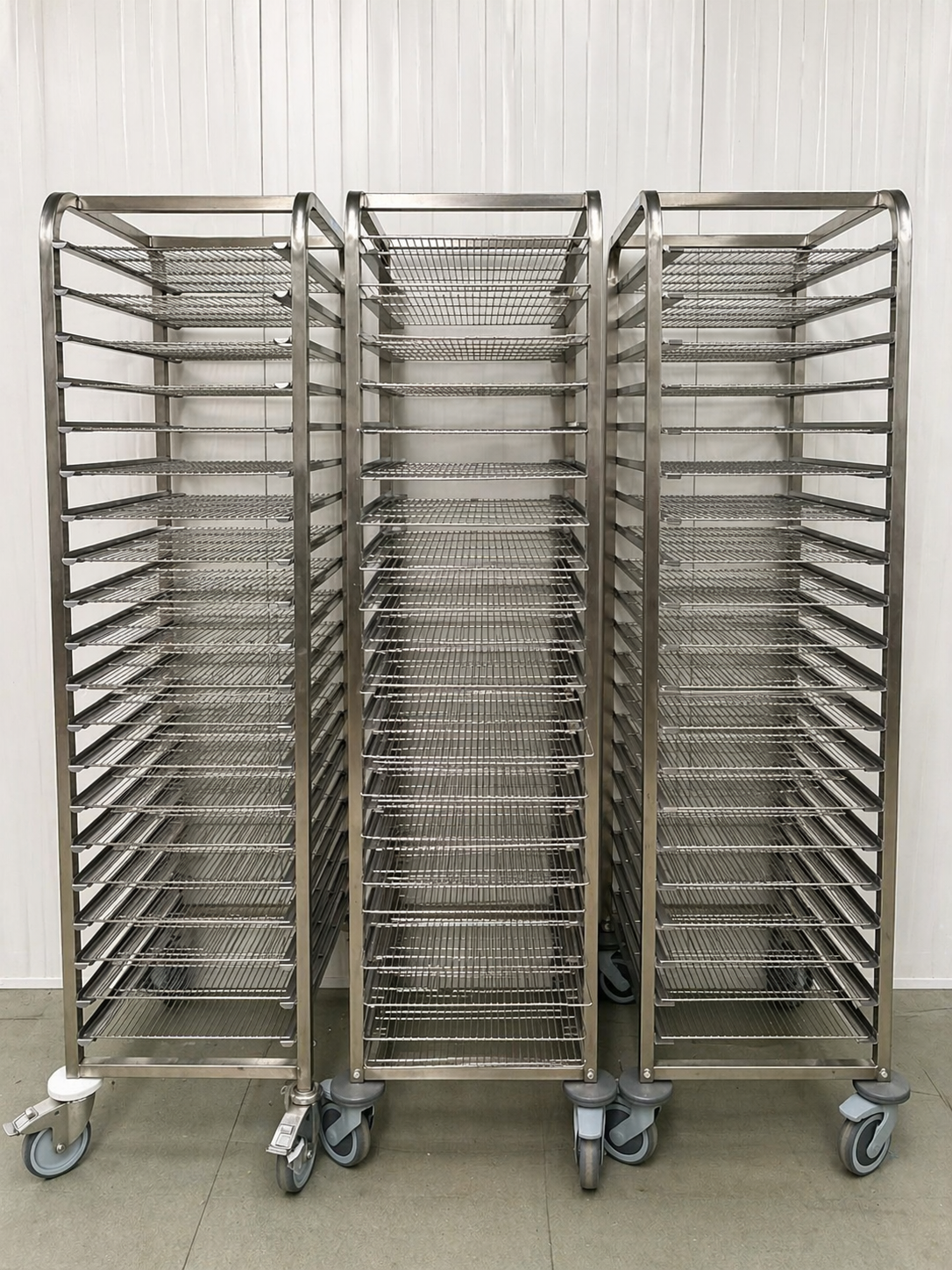 Échelles inox 400/600 de boulangerie / pâtisserie sur roulettes