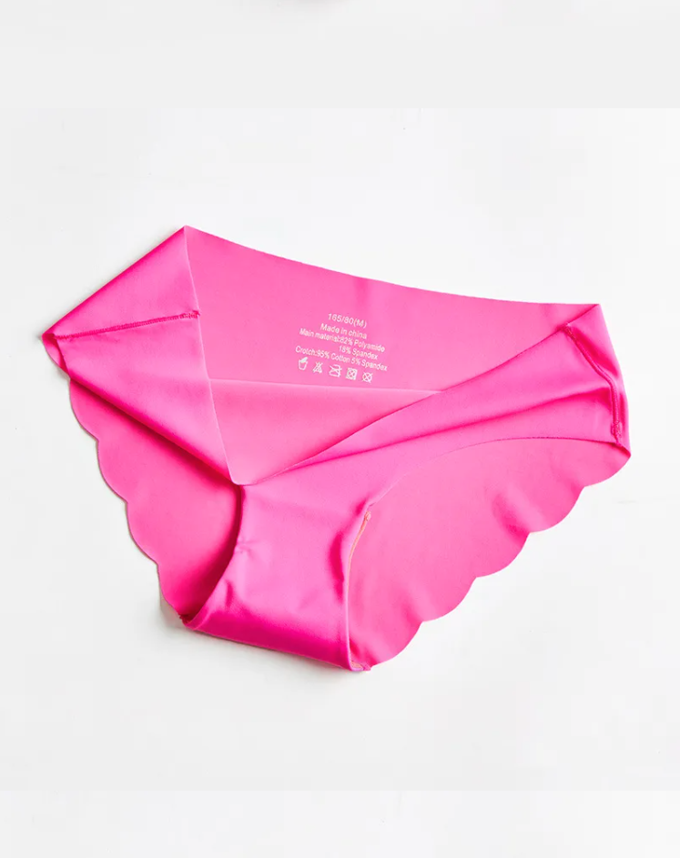 Scalloped seamless panty