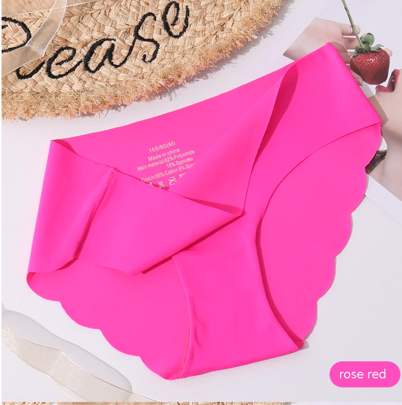 Scalloped seamless panty