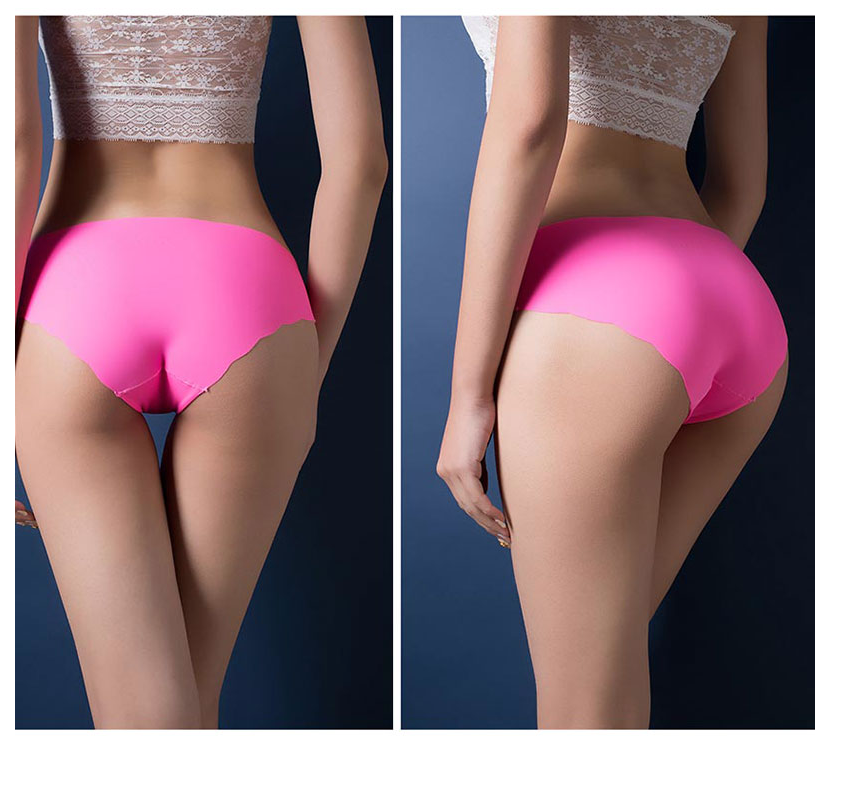 Scalloped seamless panty