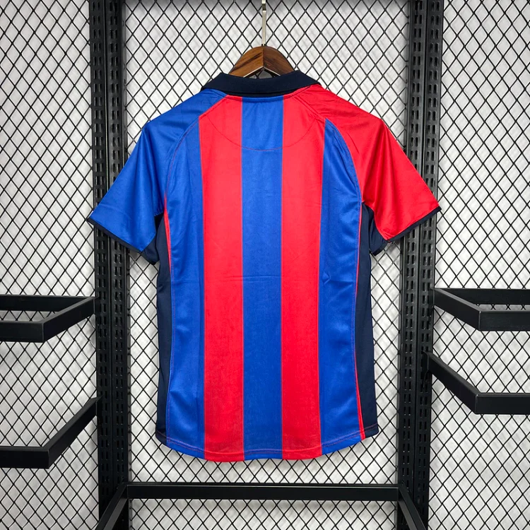 Camiseta de fútbol retro local del Barcelona 01/02 