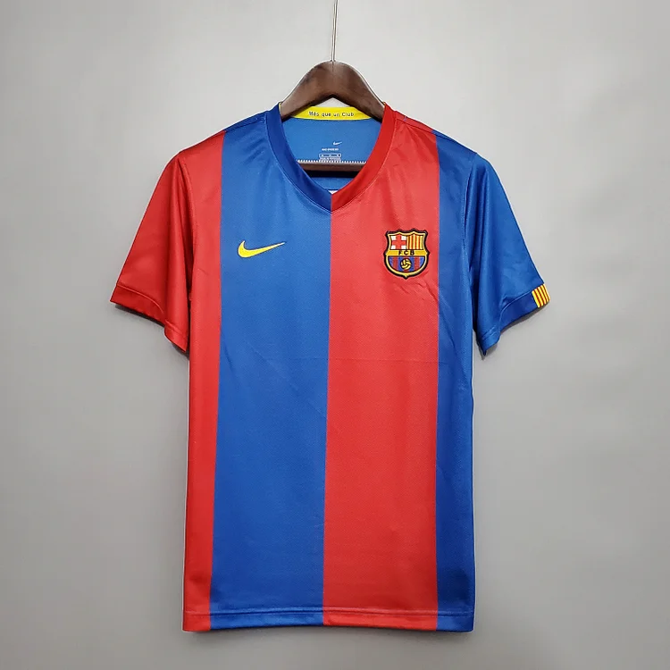 Camiseta de fútbol retro local del Barcelona 2006/2007