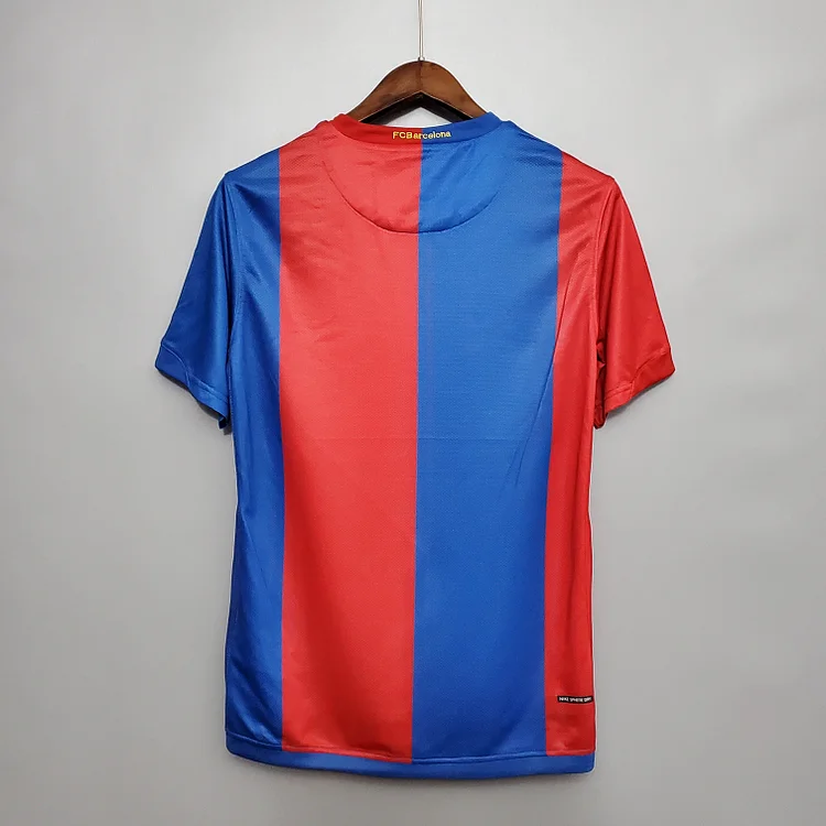 Camiseta de fútbol retro local del Barcelona 2006/2007