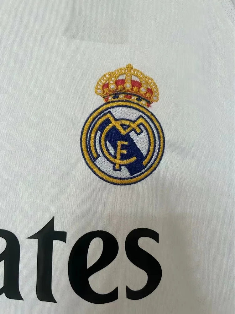 Camiseta de fútbol local del Real Madrid 2024/2025