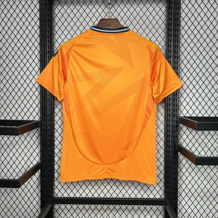 Camiseta de fútbol visitante del Real Madrid 2024/2025