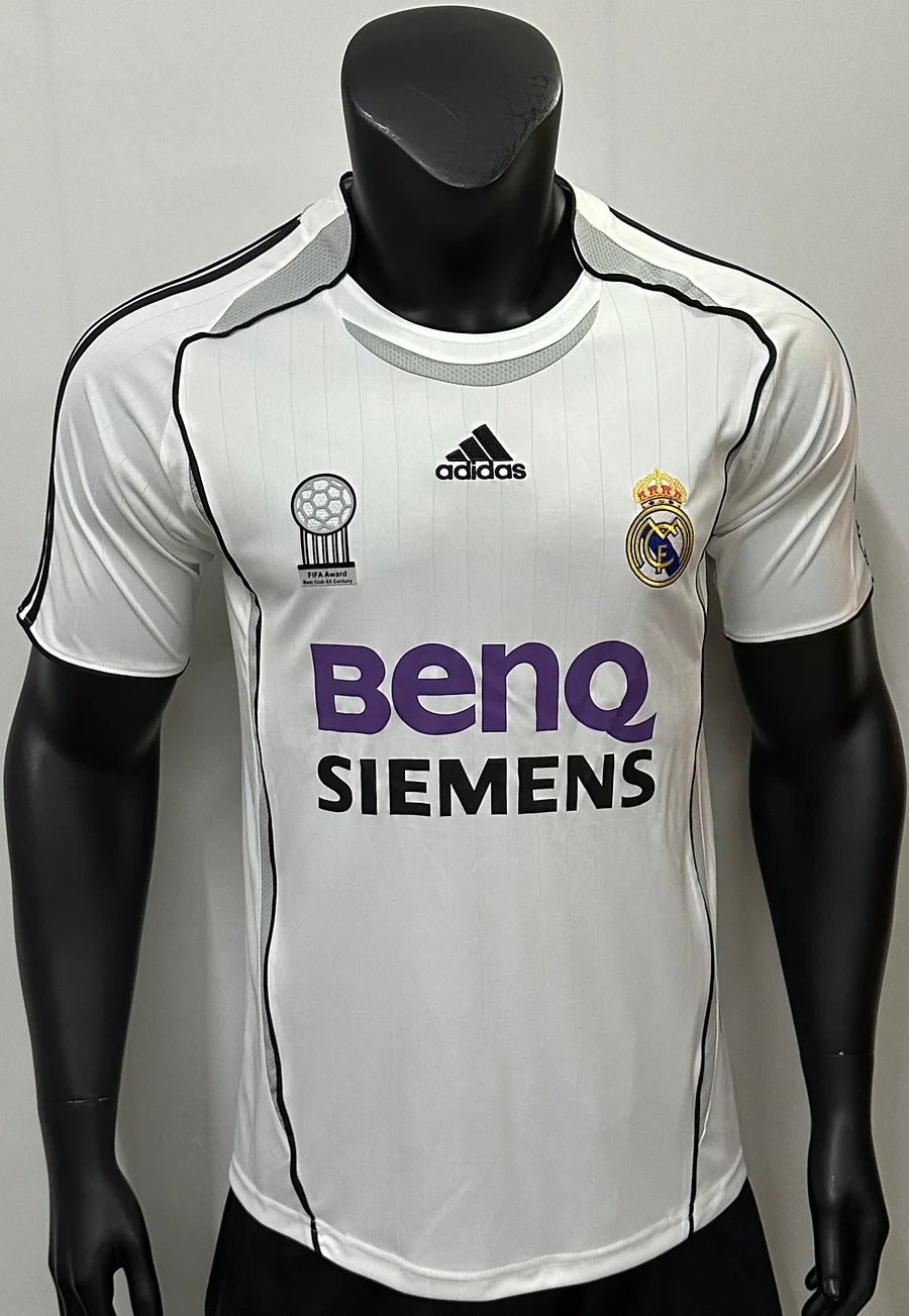 Camiseta retro local del Real Madrid 2006/2007