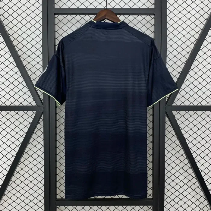 Camiseta visitante del Real Madrid 2025/2026