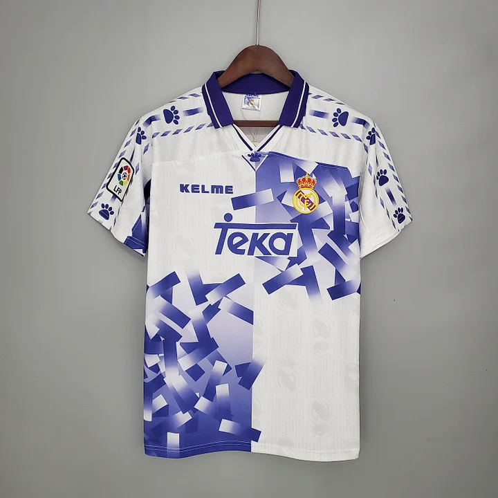 Camiseta retro local del Real Madrid 1996/1997