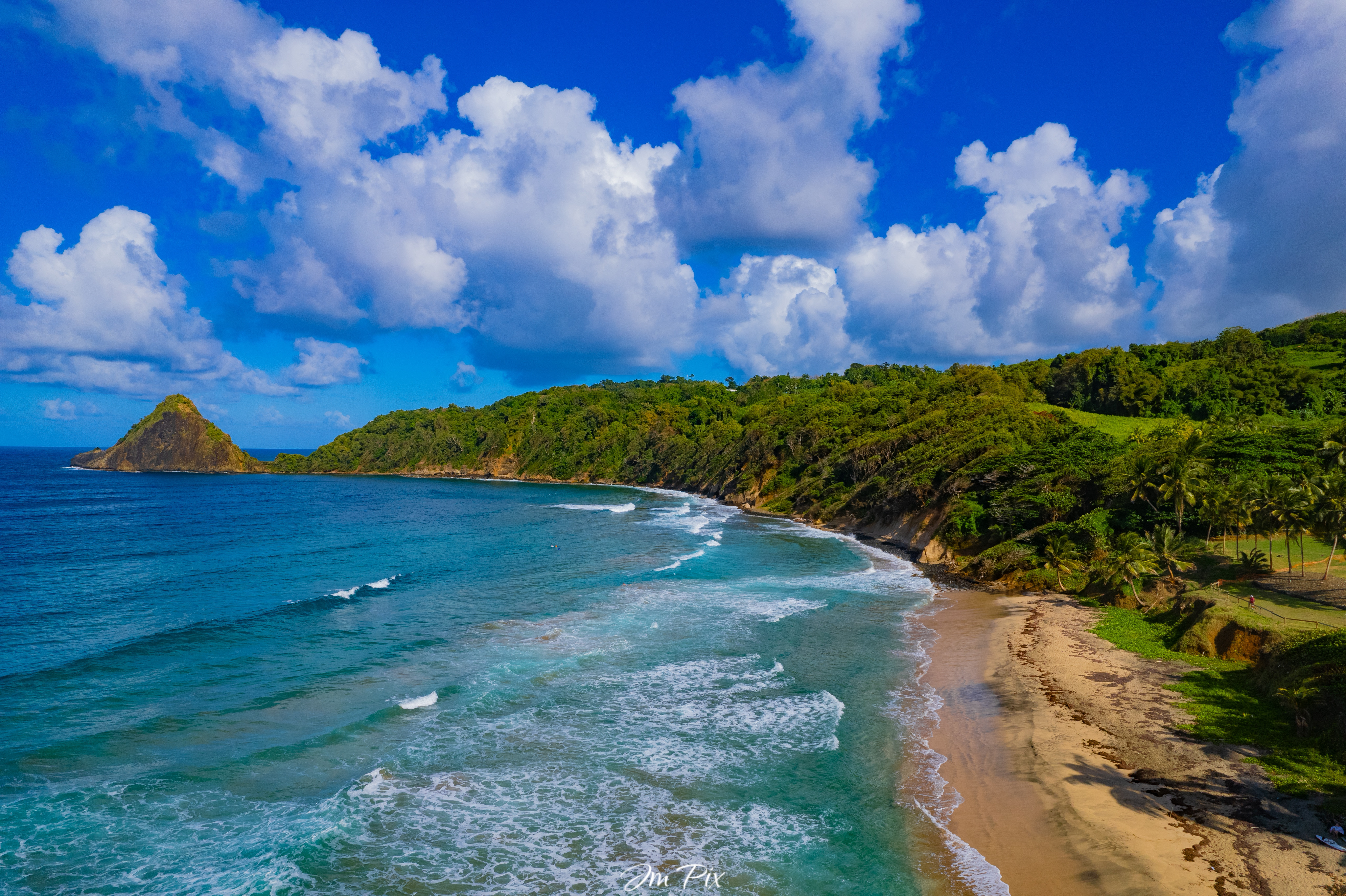 Surf sur l'eau et les nuages