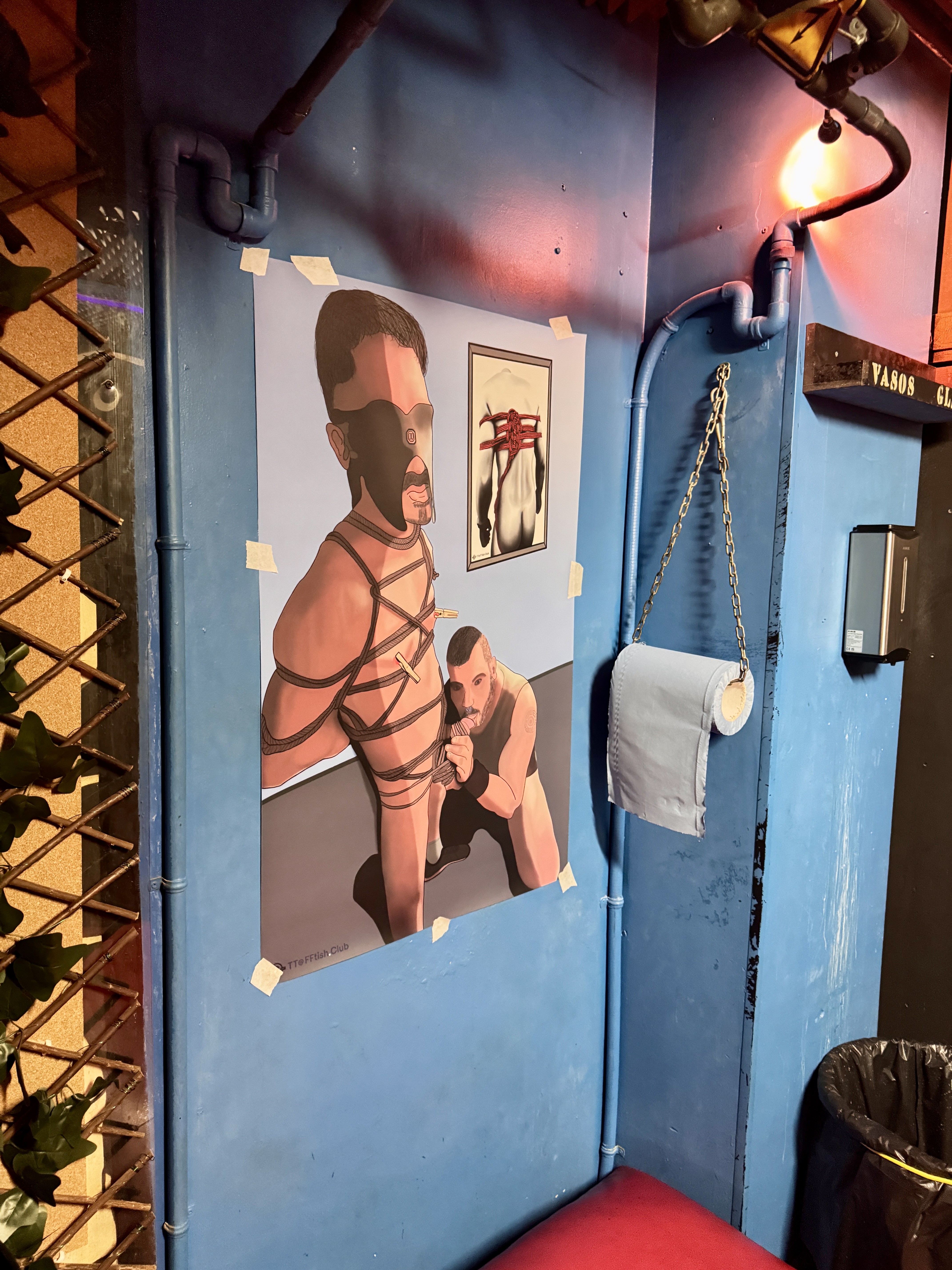 Shibari porn with shibari drawing as background