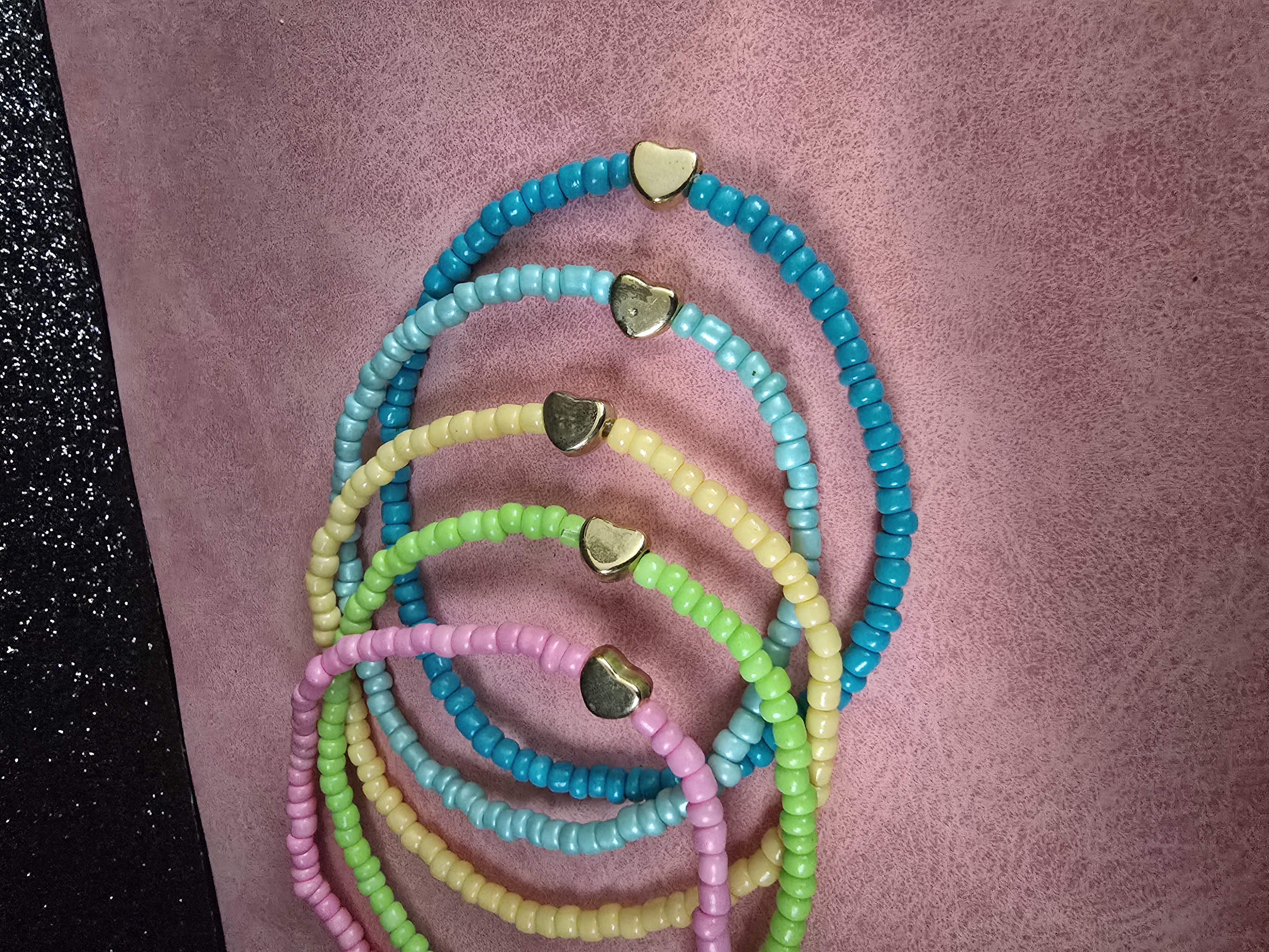 Bracelets artisanaux en perles colorées – Faits main | Atelier Foldingue