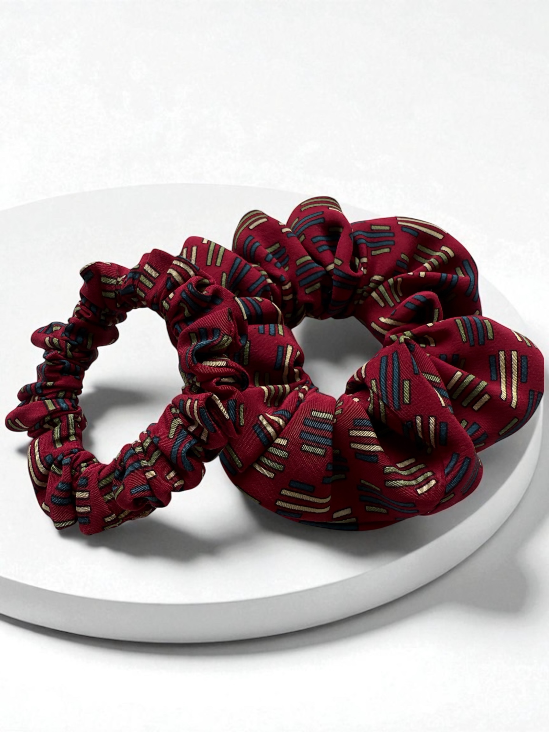 Šilkinė gumytė BURGUNDY STRIPE HARMONY