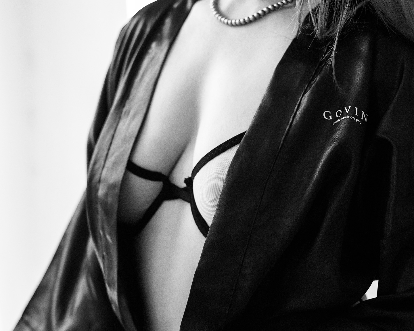 Bata tipo satin azul marino/rojo/rosa