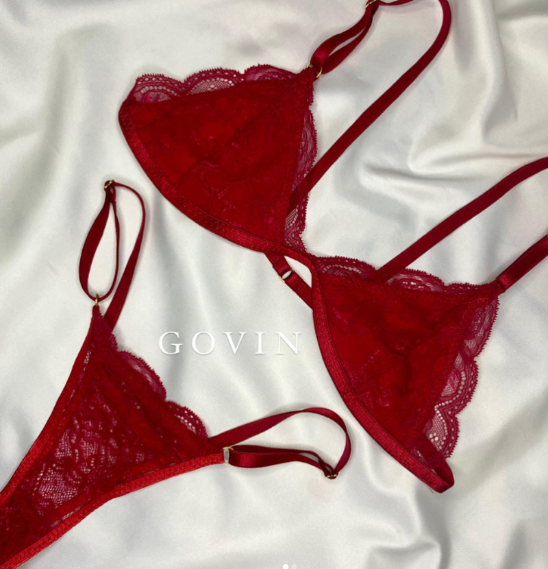 Cordinado Cherry detalles dorados premium 