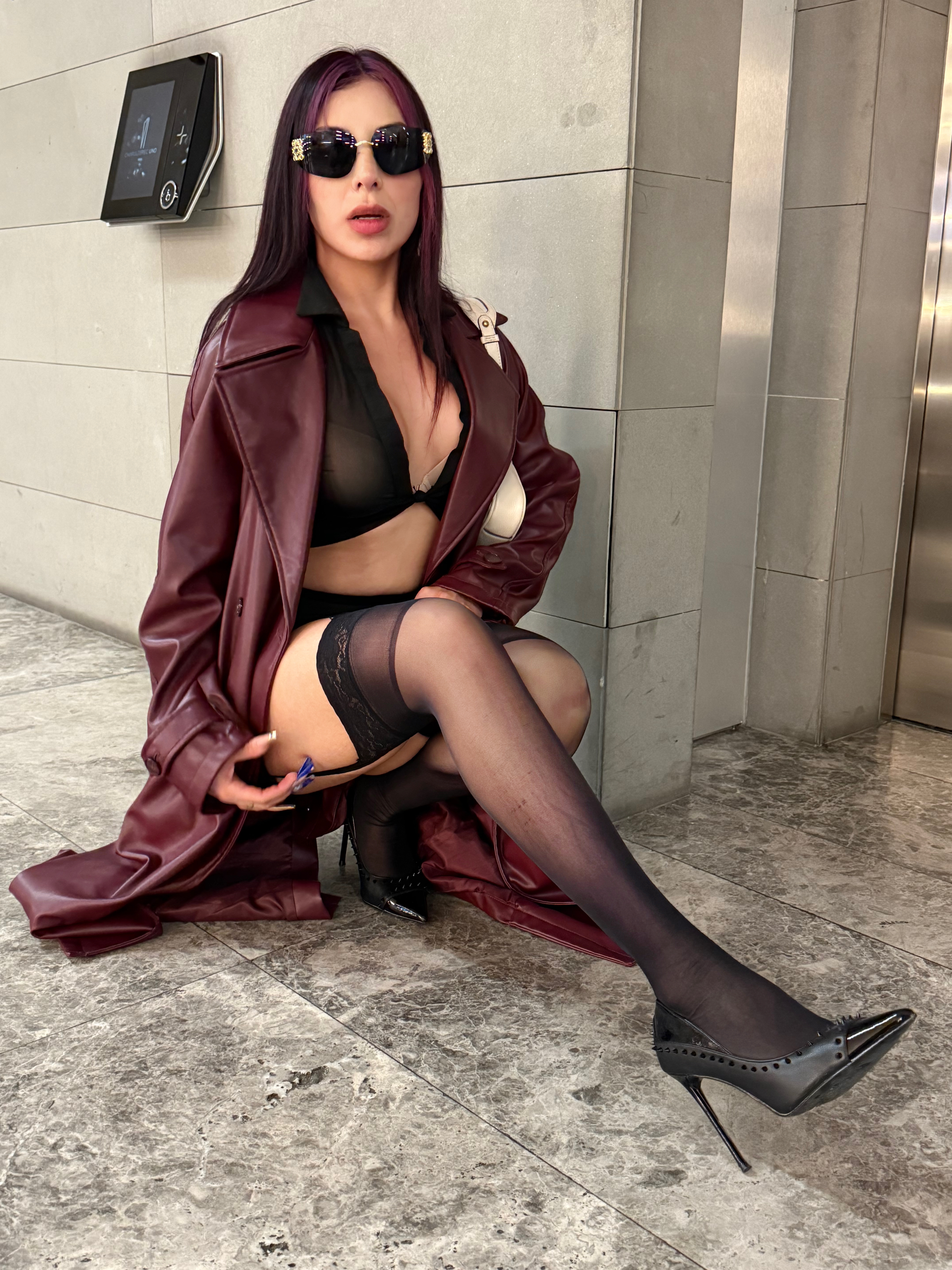 Medias lisas de liguero, con detalle de encaje  