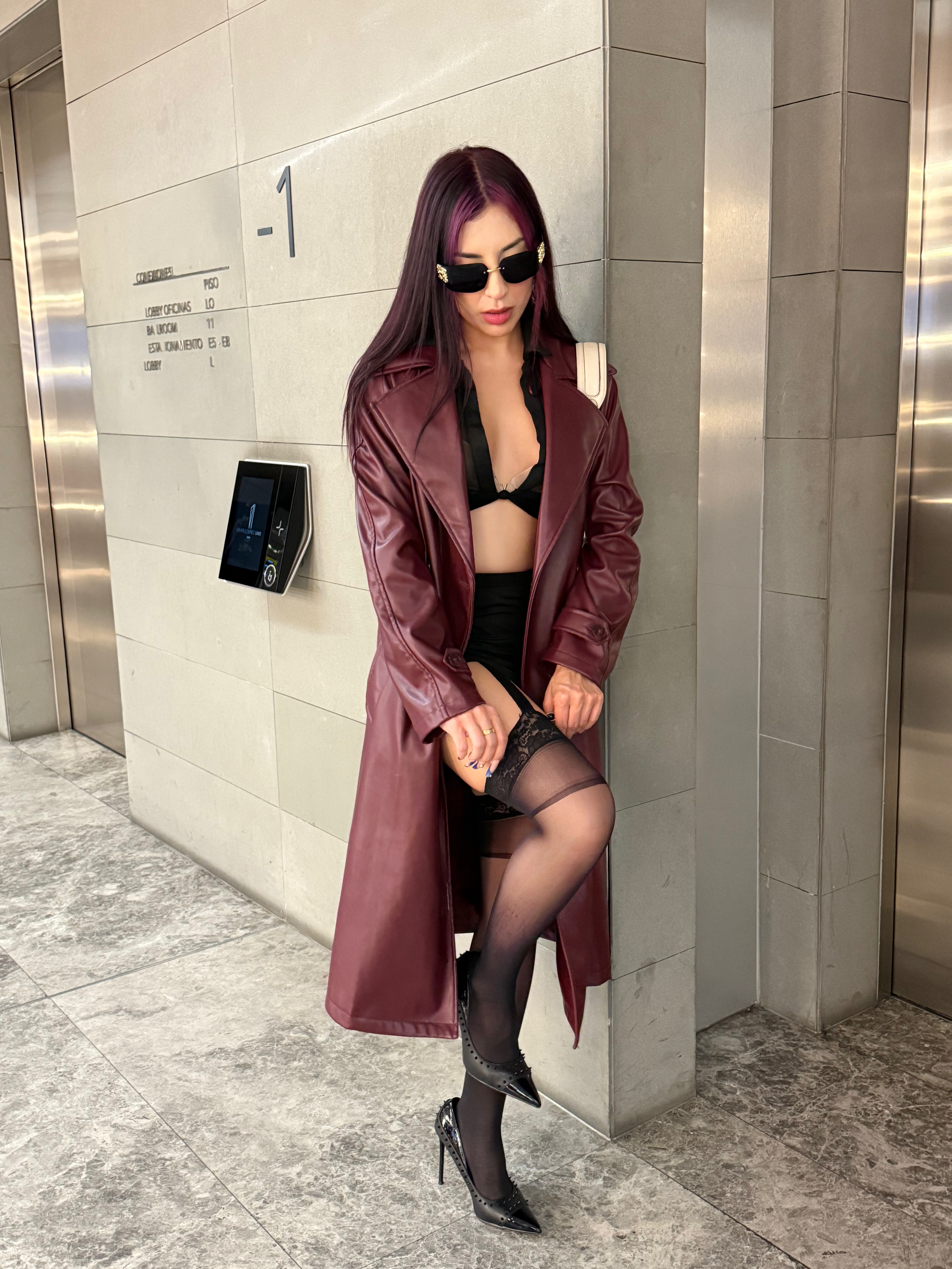 Medias lisas de liguero, con detalle de encaje  