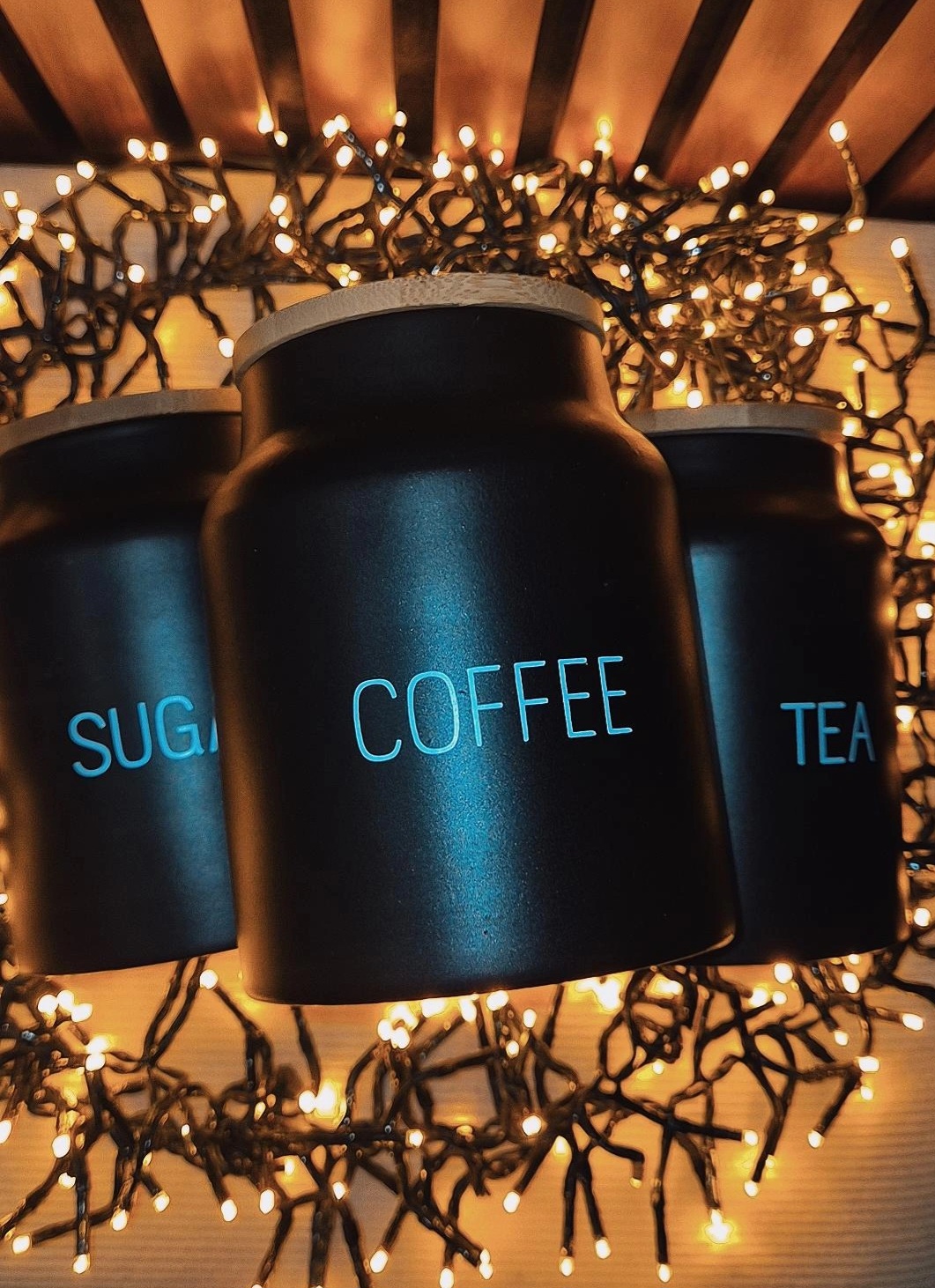 Kavos,arbatos ir cukraus indeliai 3vnt.